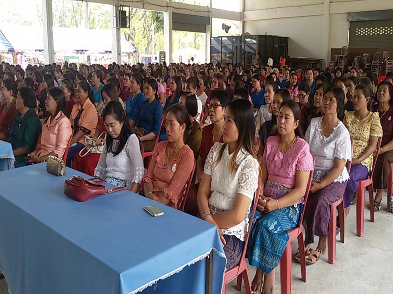 6 เม.ย 59 ดร.โชคชัย  เดชอมรธัญ ผู้ว่าราชการจังหวัดมหาสารคาม มอบหมายให้นายเสฐียรพงศ์  มากศิริ รองผู้ว่าราชการจังหวัดมหาสารคาม ให้ข้อมูลและให้การสัมภาษณ์ การถ่ายทำสกู๊ปข่าวเพื่อออกอากาศในหัวข้อเรื่อง กองทุนชุมชนหมู่บ้าน
