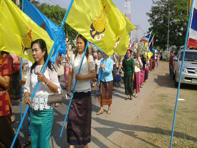 6 เม.ย 59 ดร.โชคชัย  เดชอมรธัญ ผู้ว่าราชการจังหวัดมหาสารคาม มอบหมายให้นายเสฐียรพงศ์  มากศิริ รองผู้ว่าราชการจังหวัดมหาสารคาม ให้ข้อมูลและให้การสัมภาษณ์ การถ่ายทำสกู๊ปข่าวเพื่อออกอากาศในหัวข้อเรื่อง กองทุนชุมชนหมู่บ้าน