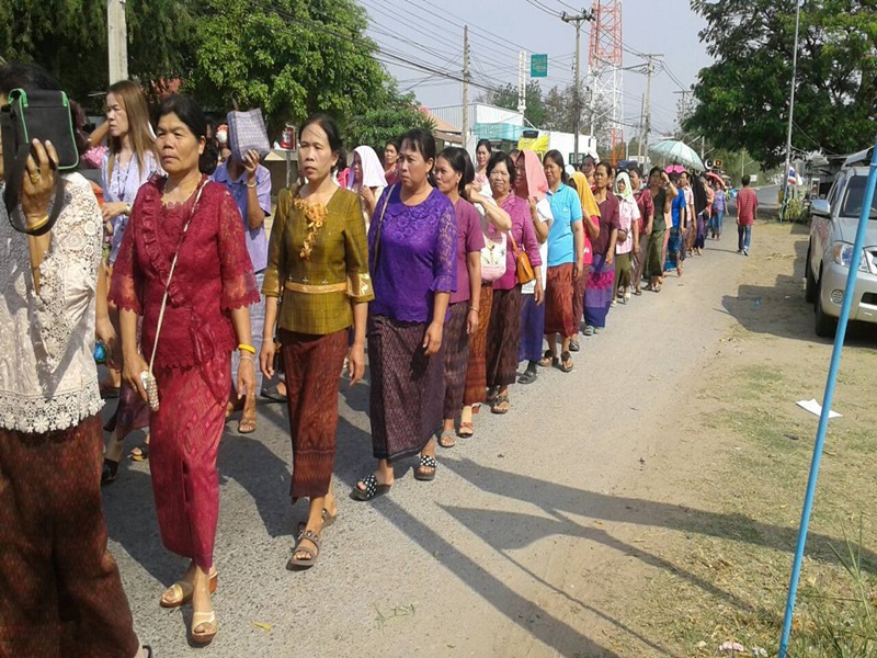 6 เม.ย 59 ดร.โชคชัย  เดชอมรธัญ ผู้ว่าราชการจังหวัดมหาสารคาม มอบหมายให้นายเสฐียรพงศ์  มากศิริ รองผู้ว่าราชการจังหวัดมหาสารคาม ให้ข้อมูลและให้การสัมภาษณ์ การถ่ายทำสกู๊ปข่าวเพื่อออกอากาศในหัวข้อเรื่อง กองทุนชุมชนหมู่บ้าน