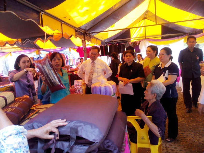22 เม.ย.59 จังหวัดมหาสารคาม ร่วมกับ คกส.จ.มหาสารคาม ประชุมคณะกรรมการกองทุนพัฒนาสตรีจังหวัดมหาสารคาม ตามแผนการดำเนินงานกิจการบริหารและแผนการใช้จ่ายงบประมาณ ประจำปี 2559