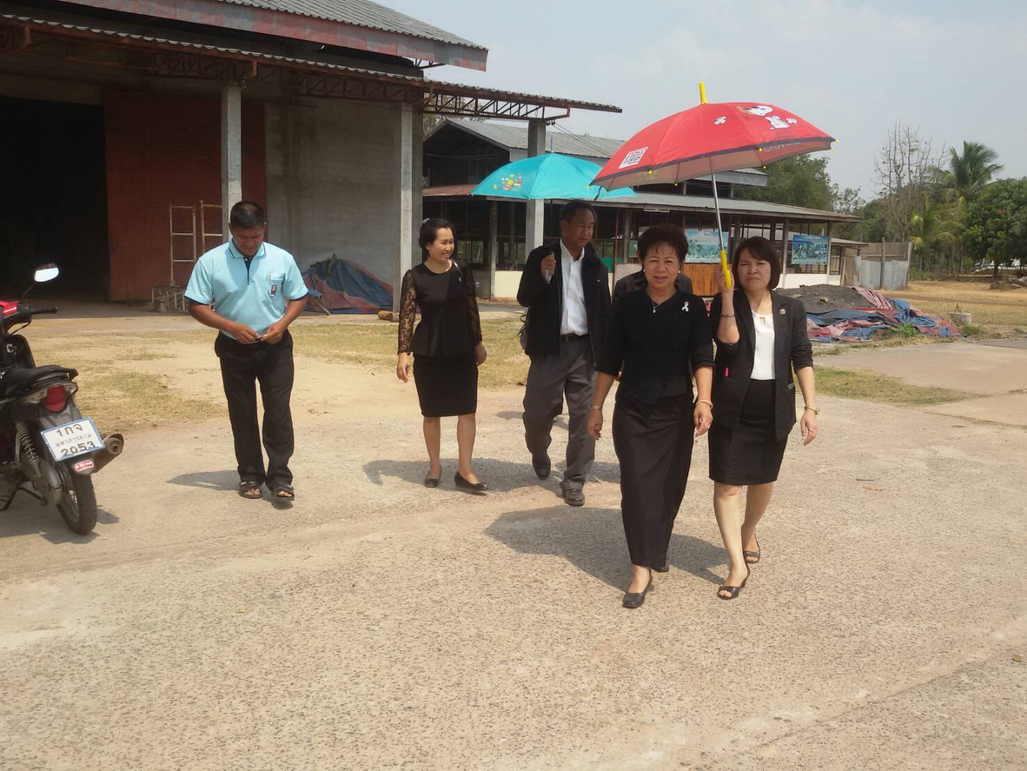 23 กุมภาพันธ์ 2560 นางสาวศศิธร  ปัญญาไว พัฒนาการจังหวัดมหาสารคาม พร้อมด้วยนายพงษ์ศักดิ์ คณะมะ หัวหน้ากลุ่มงานส่งเสริมการพัฒนาชุมชน   ลงพื้นที่ติดตามแนะนำและให้กำลังใจ กิจกรรมกลุ่มออมทรัพย์เพื่อการผลิตบ้านห้วยหิน หมู่ที่ ๓