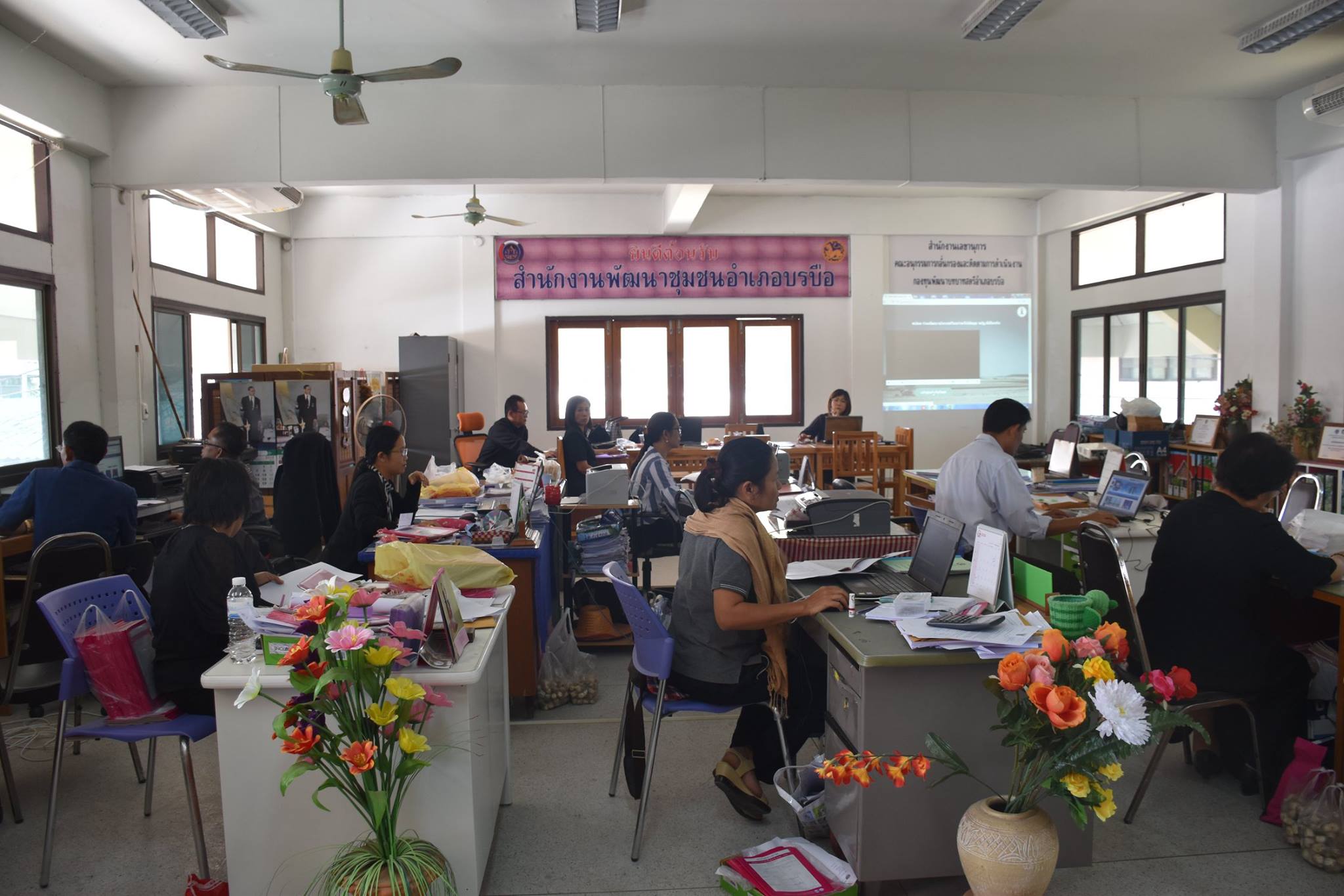 2  มีนาคม  2560   นักวิชาการกลุ่มงานสารสนเทศการพัฒนาชุมชน   ลงพื้นที่สนับสนุนส่งเสริมติดตามด้านเทคโนโลยีสารสนเทศ  กรมการพัฒนาชุมชน  ปี 2560