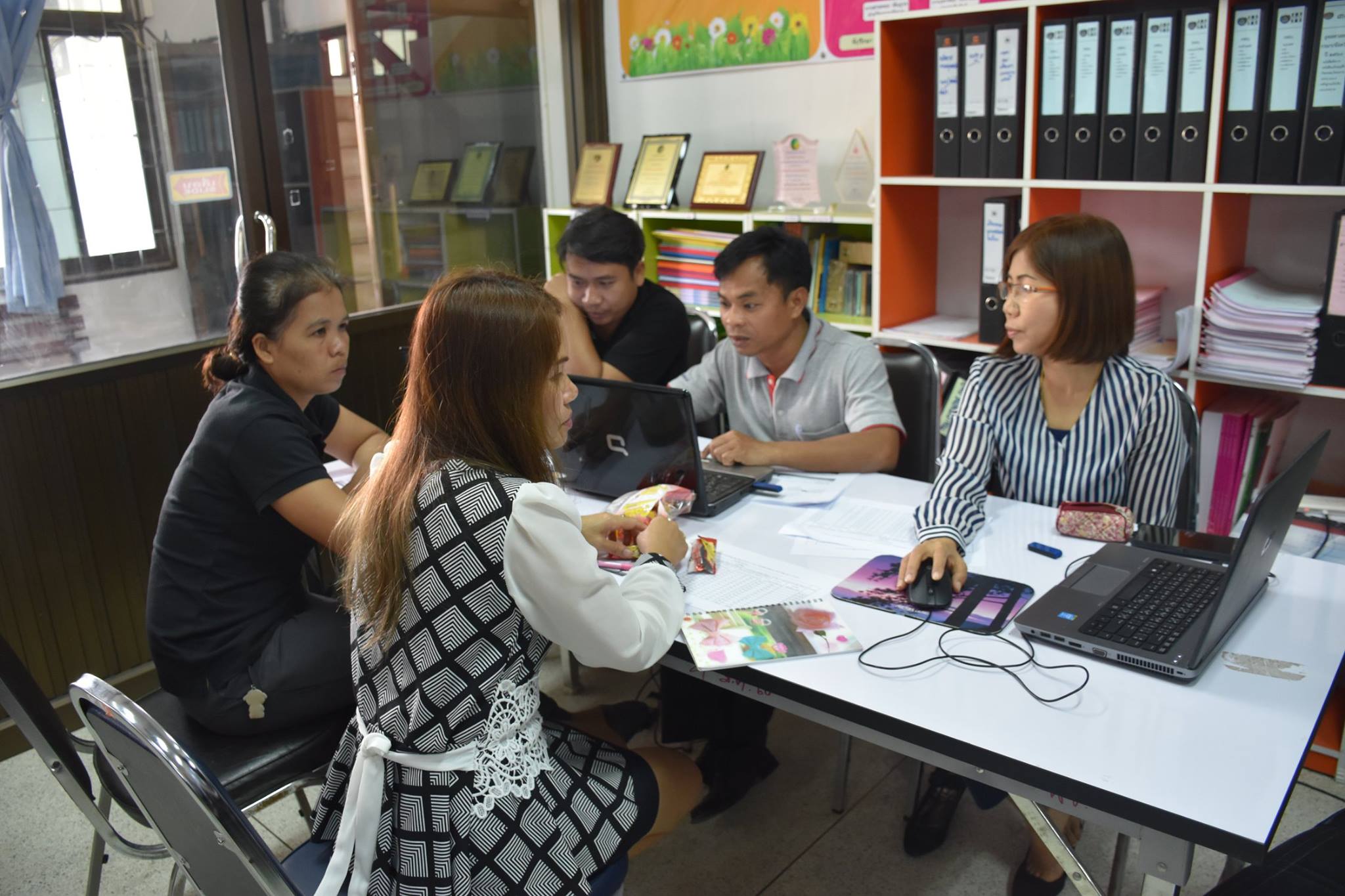 7 มีนาคม 2560    นักวิชาการกลุ่มงานสารสนเทศการพัฒนาชุมชนลงพื้นที่สนับสนุนส่งเสริมติดตามด้านเทคโนโลยีสารสนเทศ  กรมการพัฒนาชุมชน ปี 2560