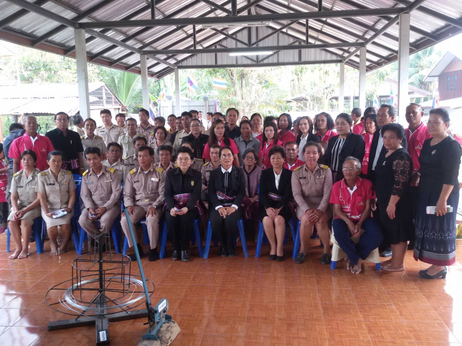 8 มีนาคม 2560   นางภัทรภร   ฐิติยาภรณ์  ผู้ตรวจราชการสำนักนายกรัฐมนตรี เขตตรวจราชการที่ 12 ลงพื้นที่ตรวจติดตามโครงการเพิ่มความเข้มแข็งของเศรษฐกิจฐานรากตามแนวทางประชารัฐ งบประมาณ 500,000 บาท