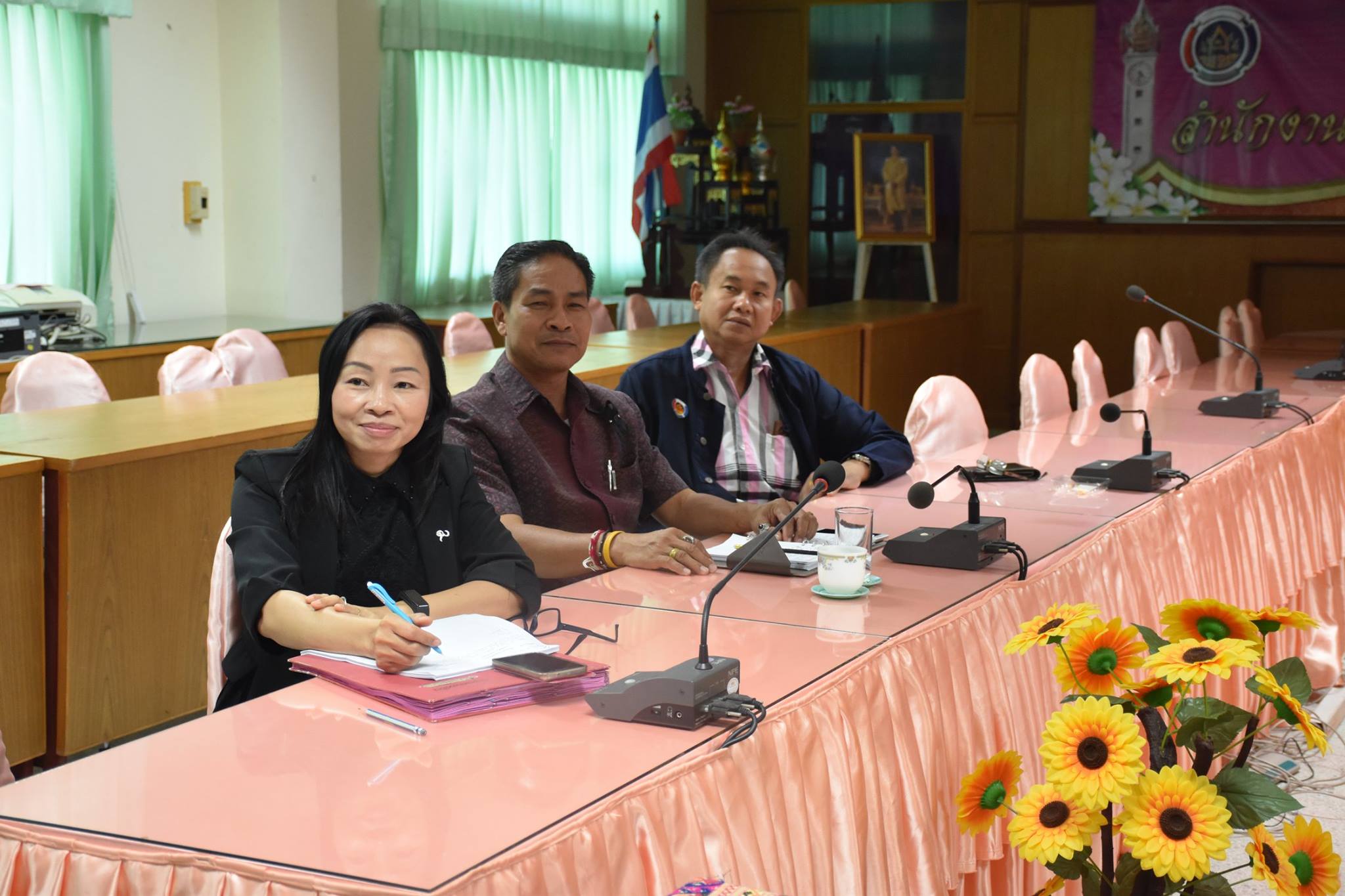 30 มีนาคม 2560 หัวหน้ากลุ่ม หัวหน้าฝ่าย ร่วมการประชุมทางไกลผ่านระบบ Video Conference เพื่อรับฟังการประชุมกรมการพัฒนาชุมชน ครั้งที่ 3/2560