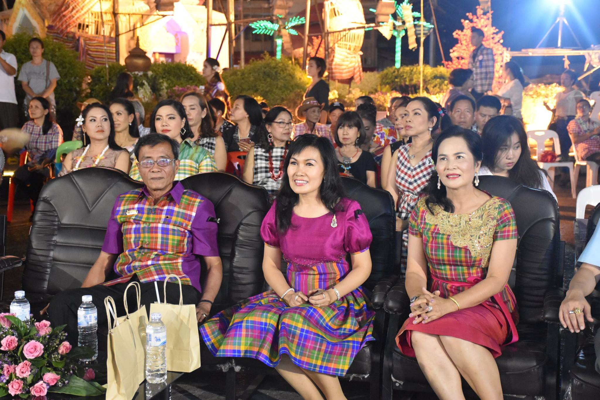 12 เมษายน 2560 สำนักงานพัฒนาชุมชนจังหวัดมหาสารคาม ร่วมกิจกรรมการประกวด “ชุดผ้าขาวม้าน่าใส่ ผ้าไหมน่าห่ม” ในงาน  “ตักสิลามหาสงกรานต์ ถนนข้าวเม่า ปลอดเหล้าปลอดภัย” ตอน “กินข้าวเม่าเมืองตักสิลา ใส่ผ้าขาวม้าเล่นสงกรานต์”