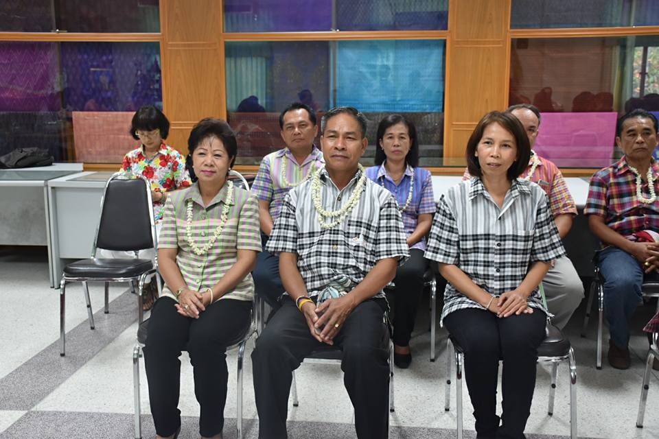 11 เมษายน 2560 สำนักงานพัฒนาชุมชนจังหวัดมหาสารคามจัดกิจกรรม “รวมใจรักและสามัคคี ร่วมสืบสานประเพณีสงกรานต์แบบไทย”  รดน้ำดำหัวขอพรจากผู้อาวุโส