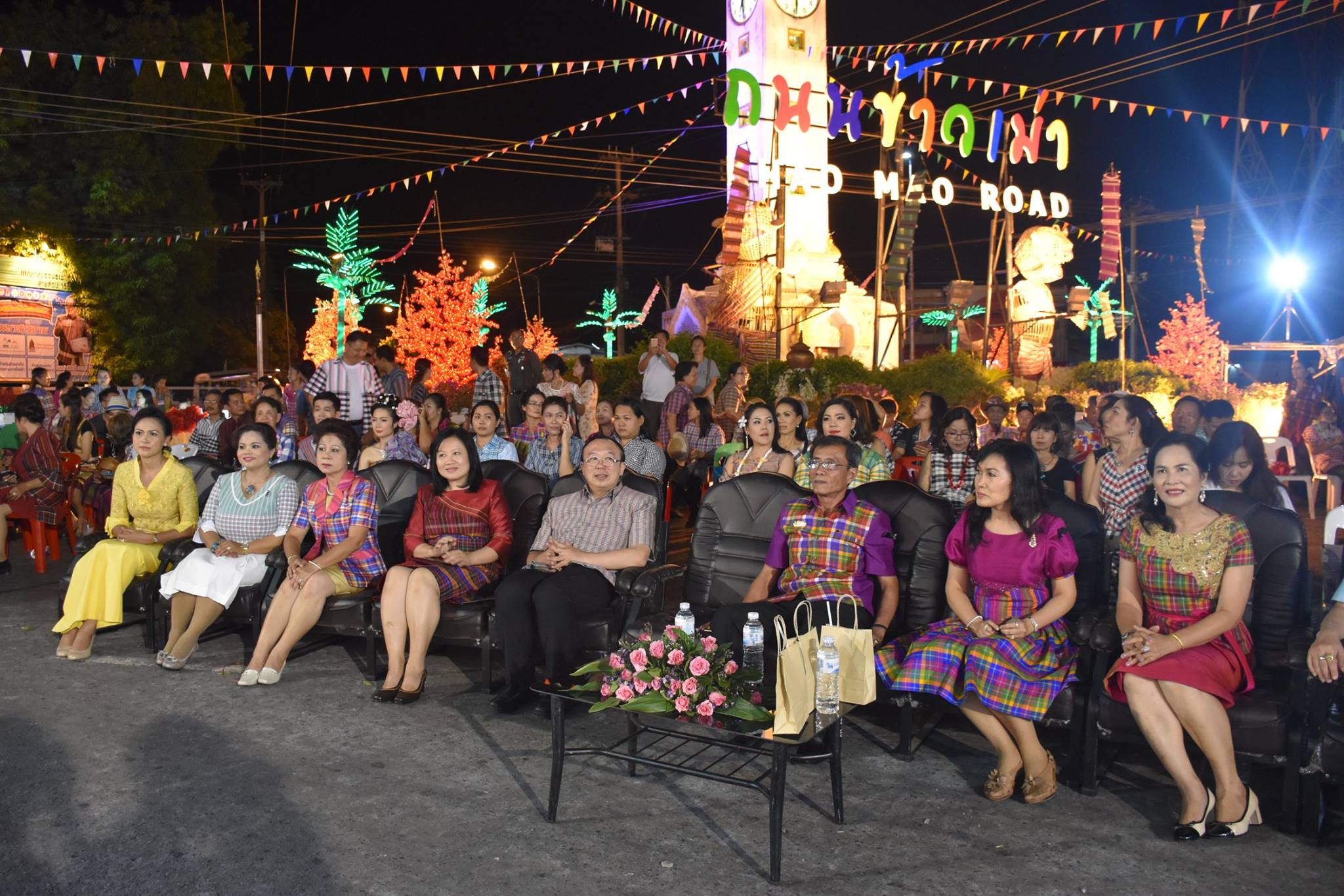 12 เมษายน 2560 สำนักงานพัฒนาชุมชนจังหวัดมหาสารคาม ร่วมกิจกรรมการประกวด “ชุดผ้าขาวม้าน่าใส่ ผ้าไหมน่าห่ม” ในงาน  “ตักสิลามหาสงกรานต์ ถนนข้าวเม่า ปลอดเหล้าปลอดภัย” ตอน “กินข้าวเม่าเมืองตักสิลา ใส่ผ้าขาวม้าเล่นสงกรานต์”
