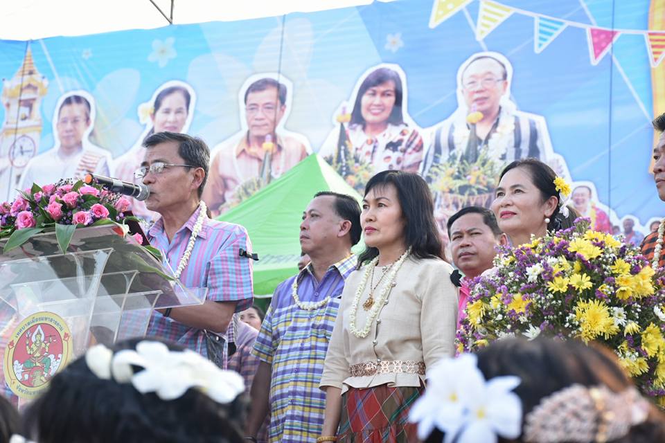 12 เมษายน 2560 สำนักงานพัฒนาชุมชนจังหวัดมหาสารคาม นำโดยนางสาวศศิธร ปัญญาไว พัฒนาการจังหวัดมหาสารคาม  พร้อมด้วยหัวหน้ากลุ่ม หัวหน้าฝ่าย พัฒนาการอำเภอ และเจ้าหน้าที่พัฒนาชุมชนจังหวัดมหาสารคาม  ร่วมพิธีเปิดงาน “ตักสิลามหาสงกรานต์ ถนนข้าวเม่า ปลอดเหล้าปลอดภัย” ตอน “กินข้าวเม่าเมืองตักสิลา  ใส่ผ้าขาวม้าเล่นสงกรานต์”