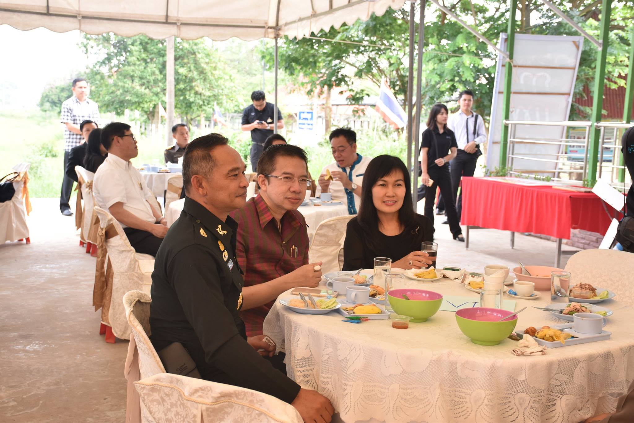19 เมษายน 2560  นางสาวศศิธร ปัญญาไว พัฒนาการจังหวัดมหาสารคาม พร้อมคณะ  ร่วมโครงการพบปะแลกเปลี่ยนความคิดเห็น และสร้างความสามัคคี จังหวัดมหาสารคาม ในกิจกรรม “สภากาแฟ”