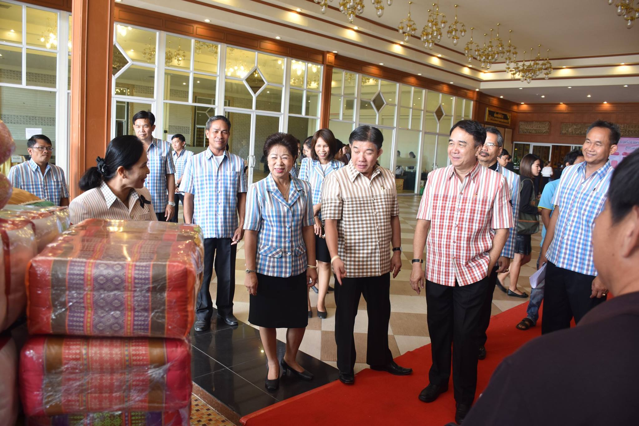 27 เมษายน 2560 เวลา 08.30 น.  นายณรงค์ บุ่ยศิริรักษ์ รองอธิบดีกรมการพัฒนาชุมชน  เป็นประธานในพิธีเปิดโครงการเสริมสร้างความเข้มแข็ง เครือข่ายกองทุนพัฒนาบทบาทสตรี รุ่นที่ 2  ภาคตะวันออกเฉียงเหนือ ระหว่างวันที่ 26 – 27 เมษายน 2560