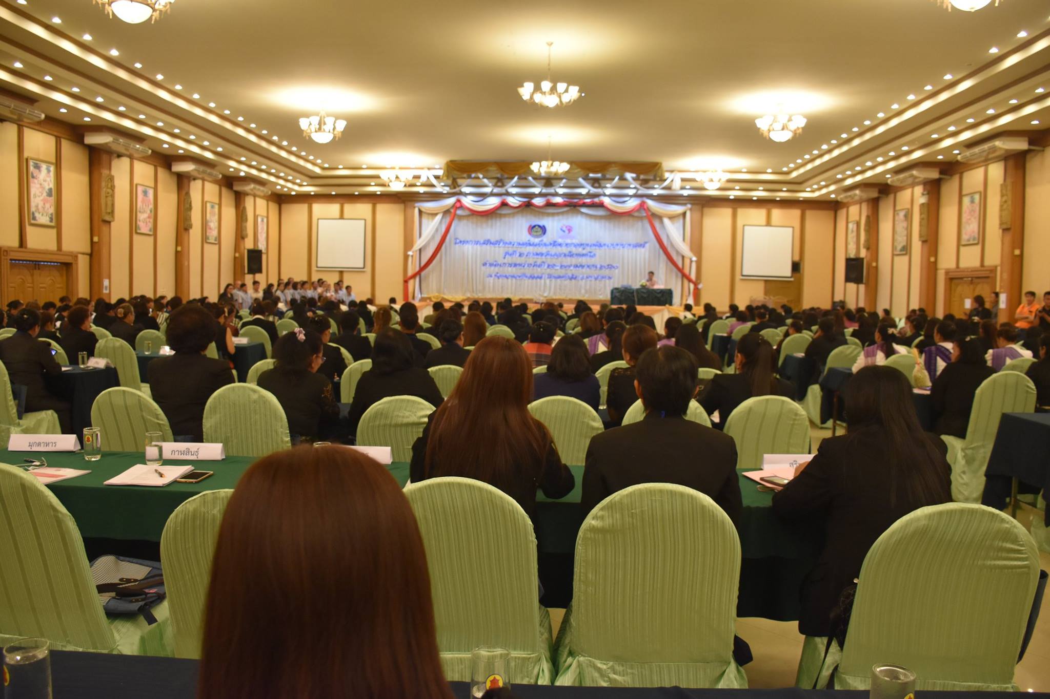 27 เมษายน 2560 เวลา 08.30 น.  นายณรงค์ บุ่ยศิริรักษ์ รองอธิบดีกรมการพัฒนาชุมชน  เป็นประธานในพิธีเปิดโครงการเสริมสร้างความเข้มแข็ง เครือข่ายกองทุนพัฒนาบทบาทสตรี รุ่นที่ 2  ภาคตะวันออกเฉียงเหนือ ระหว่างวันที่ 26 – 27 เมษายน 2560