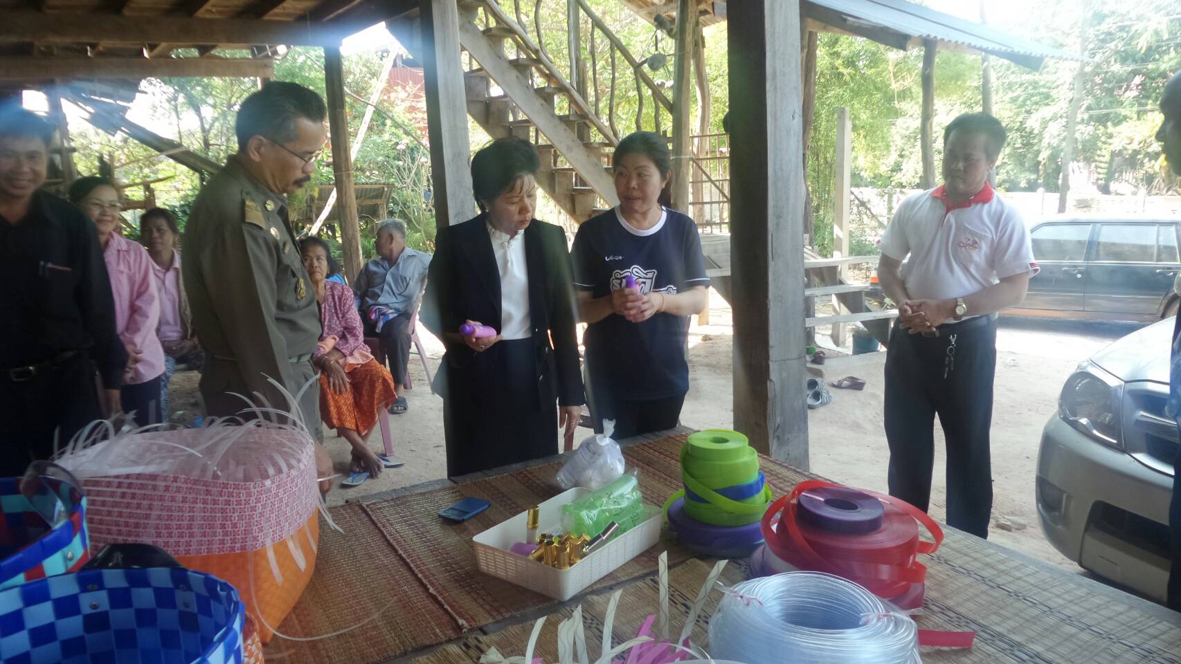 2  มีนาคม  2560  เวลา 15.00 น.   นางสาวศศิธร   ปัญญาไว  พัฒนาการจังหวัดมหาสารคาม  พร้อมด้วยนายพงษ์ศักดิ์  คณะมะ  หัวหน้ากลุ่มส่งเสริมฯ ลงพื้นที่เยี่ยมและติดตามการดำเนินงานสัมมาชีพชุมชน อำเภอเมืองมหาสารคาม