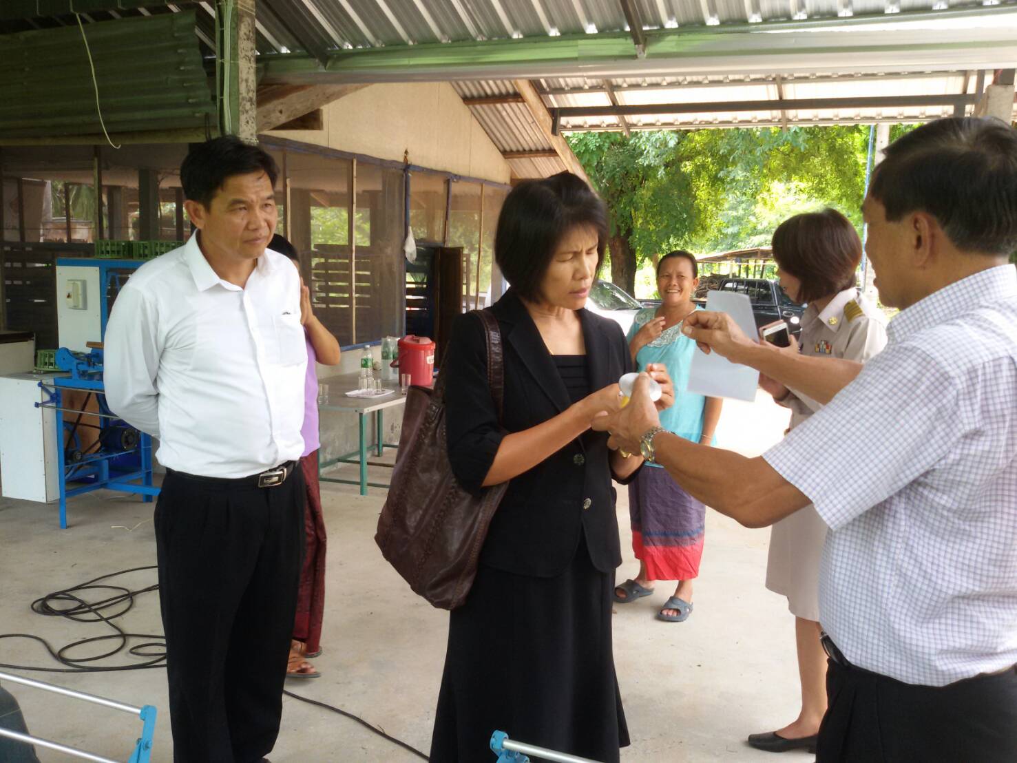 22 พฤษภาคม 2560  นางสงวน มะเสนา หัวหน้ากลุ่มงานยุทธศาสตร์ฯ และนางสาวเยาวมาลย์ เศรษฐา  หัวหน้าฝ่ายอำนวยการ ติดตามสนับสนุนการดำเนินงานกิจกรรมตามยุทธศาสตร์กรมการพัฒนาชุมชน อำเภอยางสีสุราช จังหวัดมหาสารคาม
