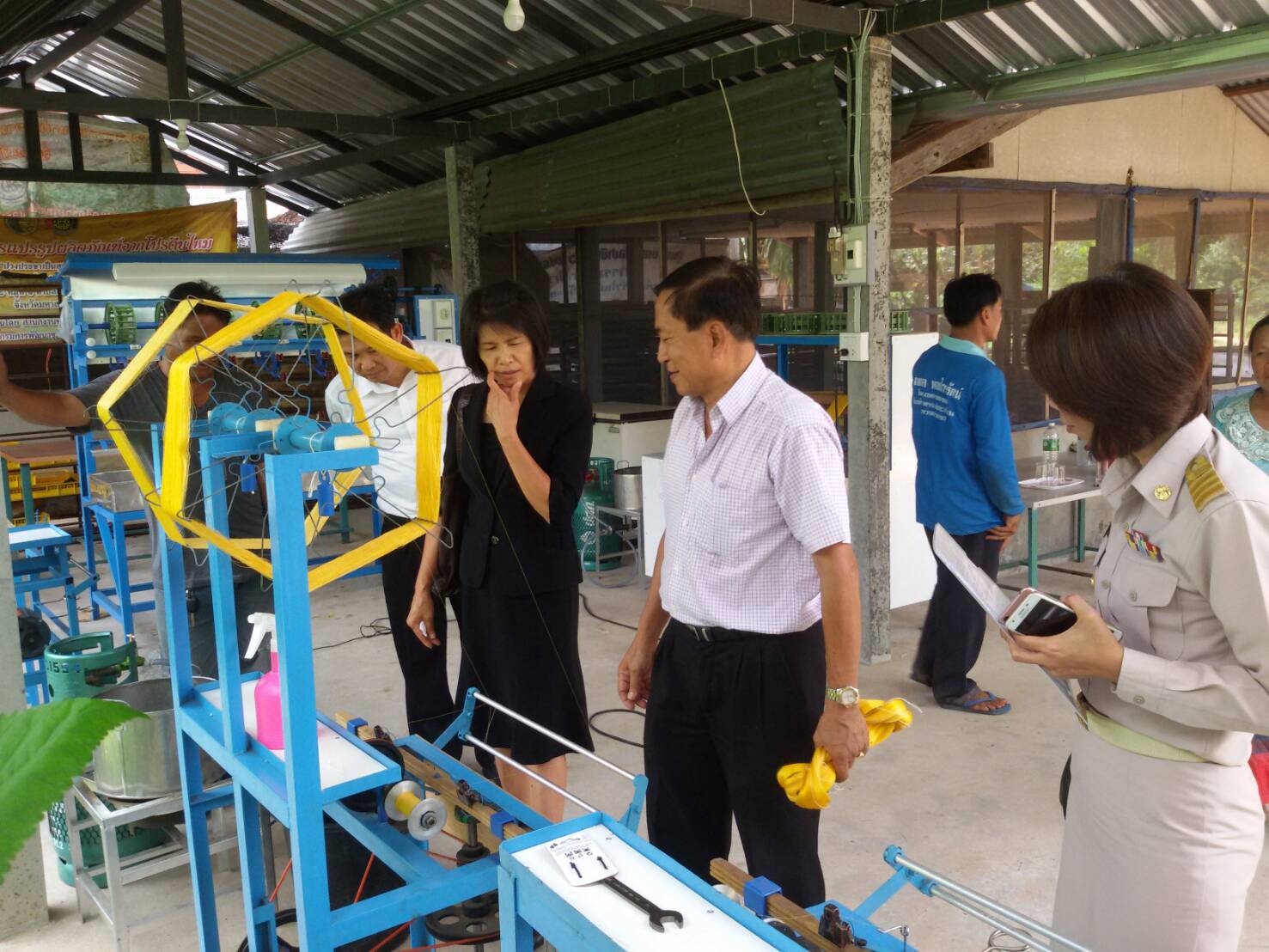 22 พฤษภาคม 2560  นางสงวน มะเสนา หัวหน้ากลุ่มงานยุทธศาสตร์ฯ และนางสาวเยาวมาลย์ เศรษฐา  หัวหน้าฝ่ายอำนวยการ ติดตามสนับสนุนการดำเนินงานกิจกรรมตามยุทธศาสตร์กรมการพัฒนาชุมชน อำเภอยางสีสุราช จังหวัดมหาสารคาม
