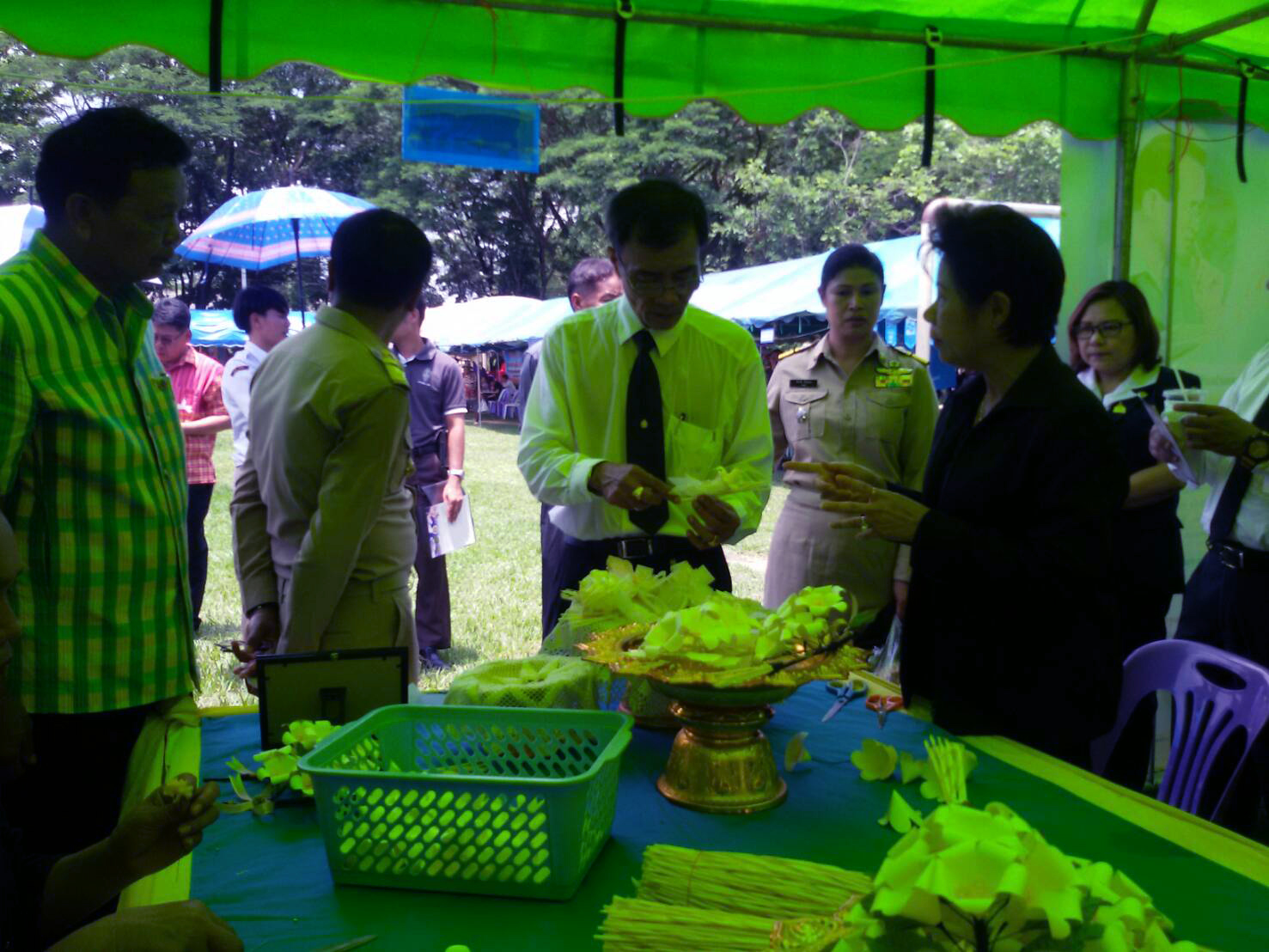 24 พฤษภาคม 2560  ผู้ว่าราชการจังหวัดมหาสารคามเป็นประธานการออกบริการประชาชนตามโครงการปกป้องและเชิดชูสถาบันพระมหากษัตริย์ และหน่วยบำบัดทุกข์บำรุงสุขสร้างรอยยิ้มให้ประชาชนจังหวัดมหาสารคาม ณ โรงเรียนบ้านวังบัวสามัคคี  ตำบลขามเฒ่าพัฒนา อำเภอกันทรวิชัย จังหวัดมหาสารคาม