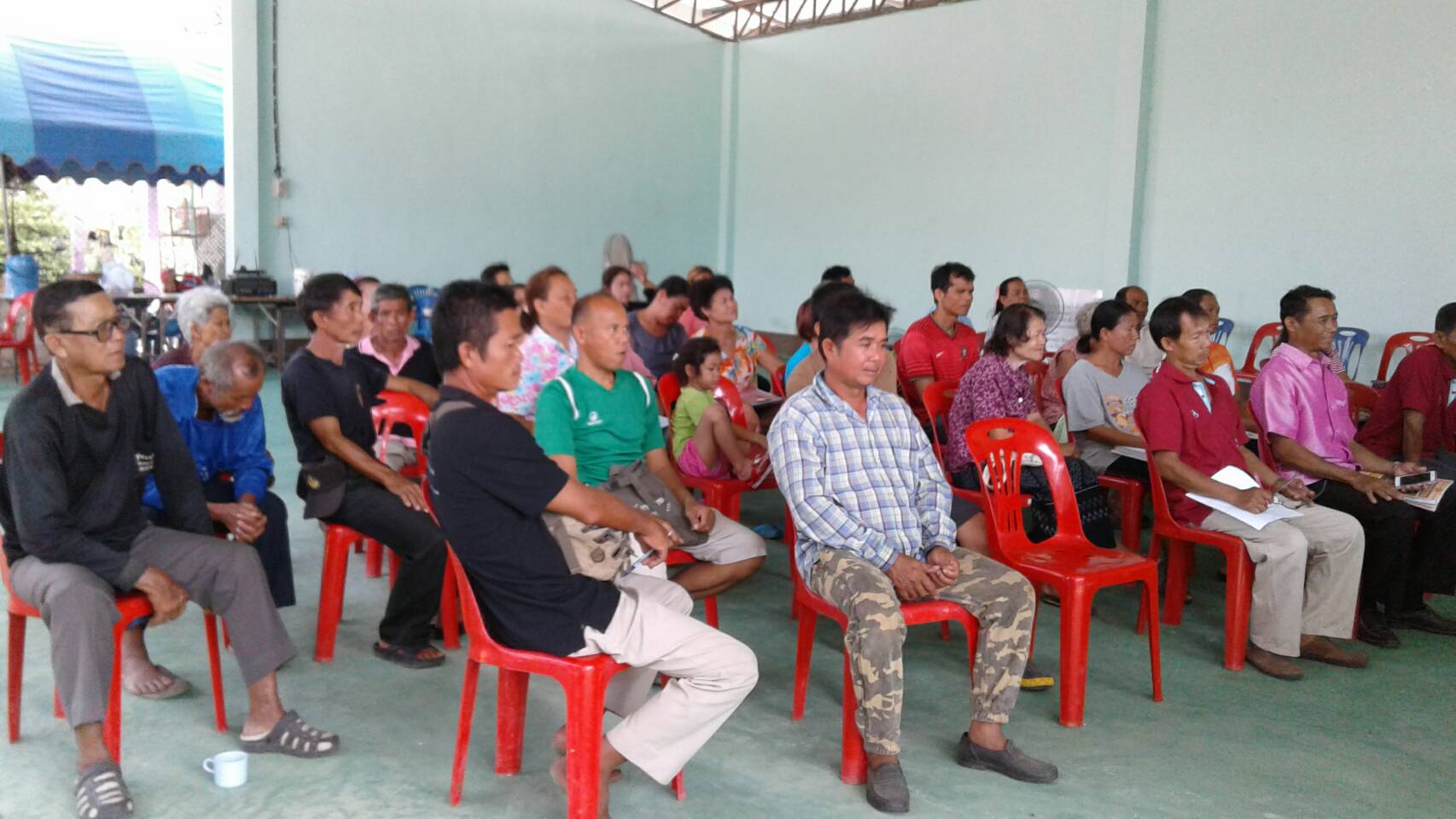 9 พฤษภาคม 2560 นักวิชาการสำนักงานพัฒนาชุมจังหวัดมหาสารคามออกติดตามประเมินผลโครงการมหาสารคามน้อมนำ ปรัชญาเศรษฐกิจพอเพียง เพื่อพัฒนาคุณภาพในชุมชน ตามแผนปฏิบัติราชการจังหวัด ประจำปีงบประมาณ พ.ศ.2560 บ้านโนนรัง หมู่ 2 ตำบลบ้านกู่ อำเภอยางสีสุราช  จังหวัดมหาสารคาม