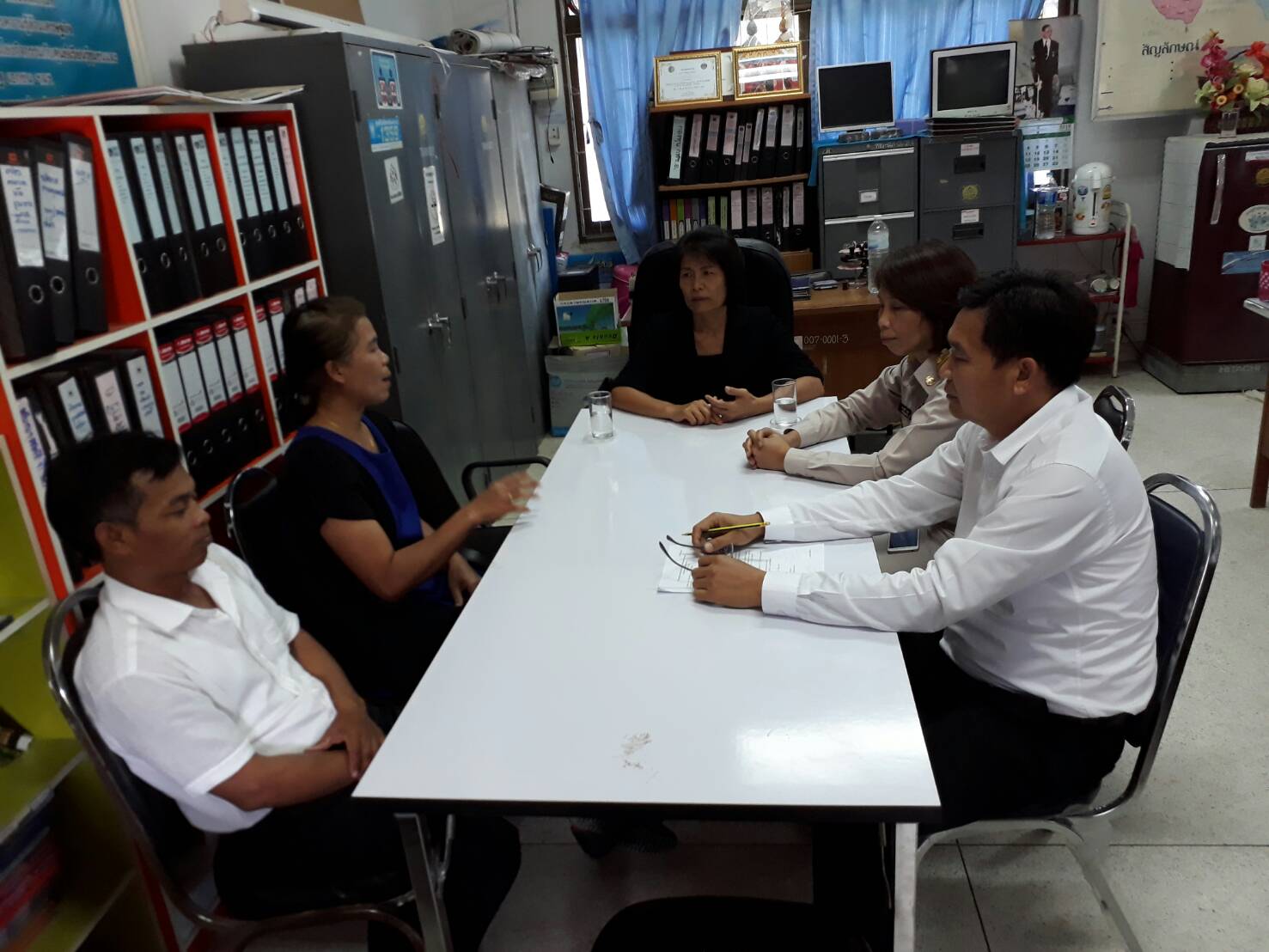 22 พฤษภาคม 2560  นางสงวน มะเสนา หัวหน้ากลุ่มงานยุทธศาสตร์ฯ และนางสาวเยาวมาลย์ เศรษฐา  หัวหน้าฝ่ายอำนวยการ ติดตามสนับสนุนการดำเนินงานกิจกรรมตามยุทธศาสตร์กรมการพัฒนาชุมชน อำเภอยางสีสุราช จังหวัดมหาสารคาม