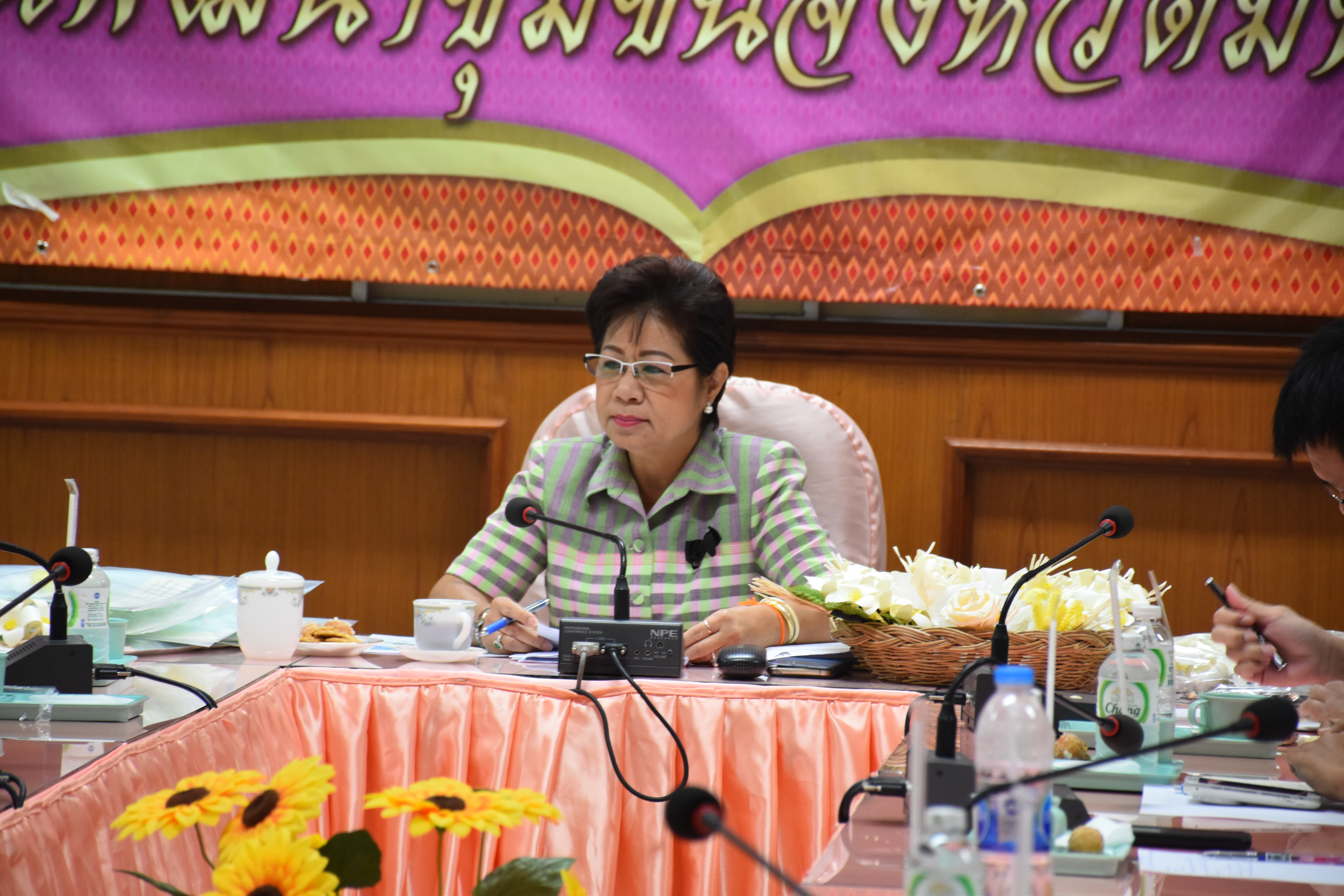 26 พฤษภาคม 2560  นางสาวศศิธร ปัญญาไว พัฒนาการจังหวัดมหาสารคาม  เป็นประธานในการประชุมเพื่อเตรียมความพร้อมเกี่ยวกับพิธีถวายดอกไม้จันทน์ของประชาชนในส่วนภูมิภาค