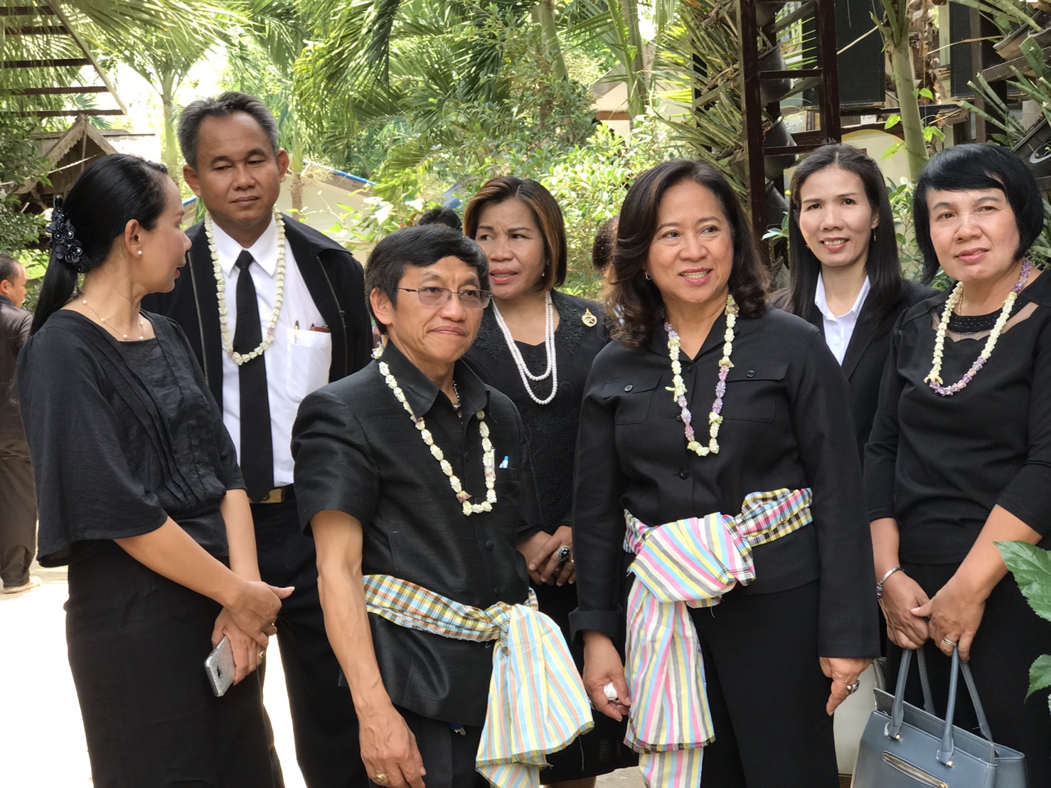 9 พฤษภาคม 2560 นายพงษ์ศักดิ์ คณะมะ หัวหน้ากลุ่มงานส่งเสริมฯ ร่วมพิธีเปิดโรงเรียน OTOP (สถาบันส่งเสริมความรู้ภูมิปัญญาท้องถิ่น OTOP Academy) บ้านดอนข่า หมู่ที่ 7 ตำบลชนบท อำเภอชนบท จังหวัดขอนแก่น