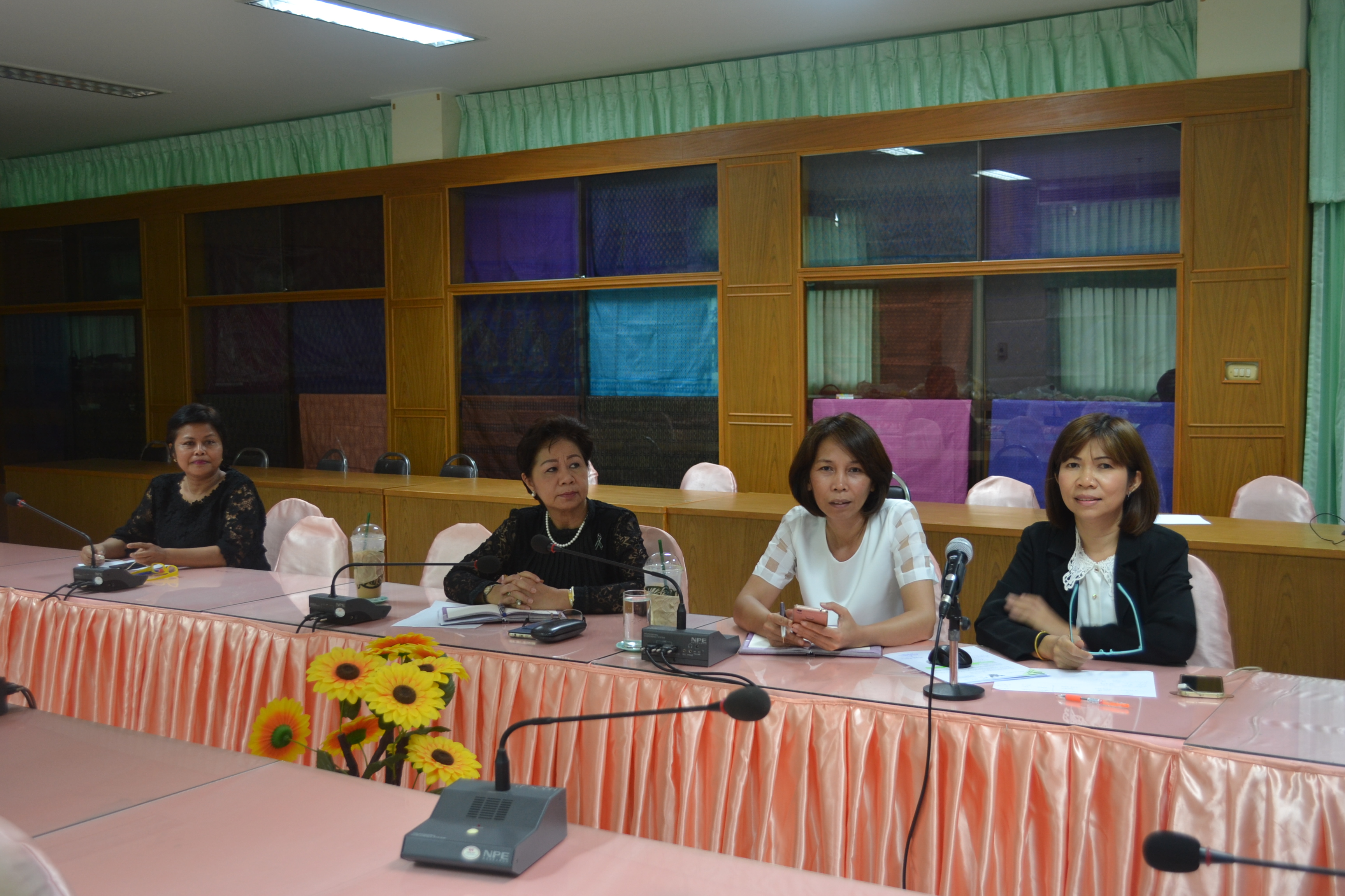 1 มิถุนายน 2560 นางสาวศศิธร ปัญญาไว พัฒนาการจังหวัดมหาสารคาม ร่วมประชุมทางไกลออนไลน์ (Web Conference)  เพื่อซักซ้อมความเข้าใจแนวทางการปฏิบัติการสอบคัดเลือกอาสาพัฒนา (อสพ.) รุ่นที่ 70