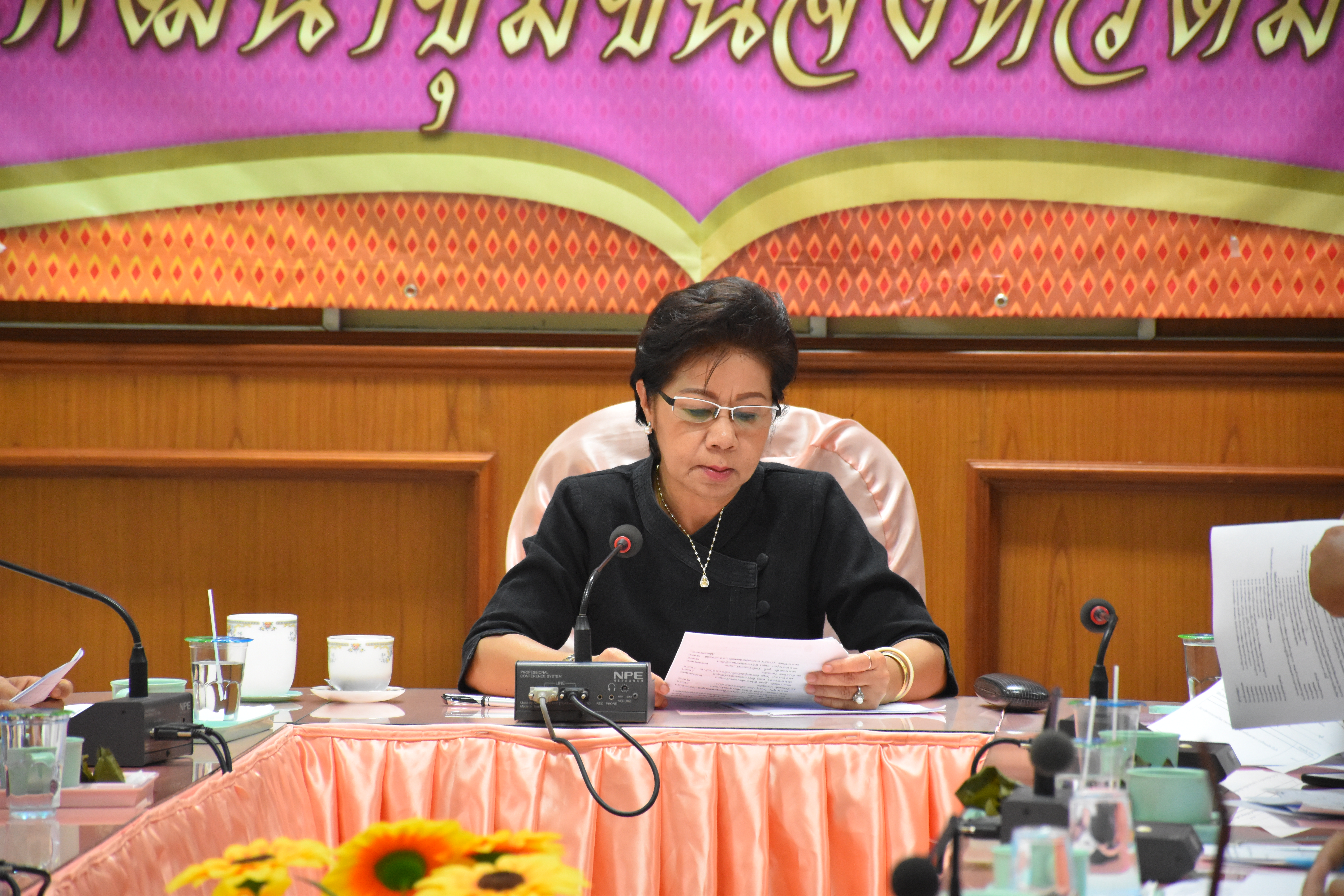 21 มิถุนายน 2560 นางสาวศศิธร  ปัญญาไว พัฒนาการจังหวัดมหาสารคาม เป็นประธานการประชุมคณะทำงานสนับสนุนการประกวดผ้าไหม และการประกวดนักออกแบบผ้าไหมไทยสายใยวัฒนธรรม  โครงการยกระดับผ้าไหมกลุ่มจังหวัดสู่การเป็นศูนย์กลาง ออกแบบผลิตภัณฑ์จากไหมในภูมิภาค ครั้งที่ 1/2560  Copy