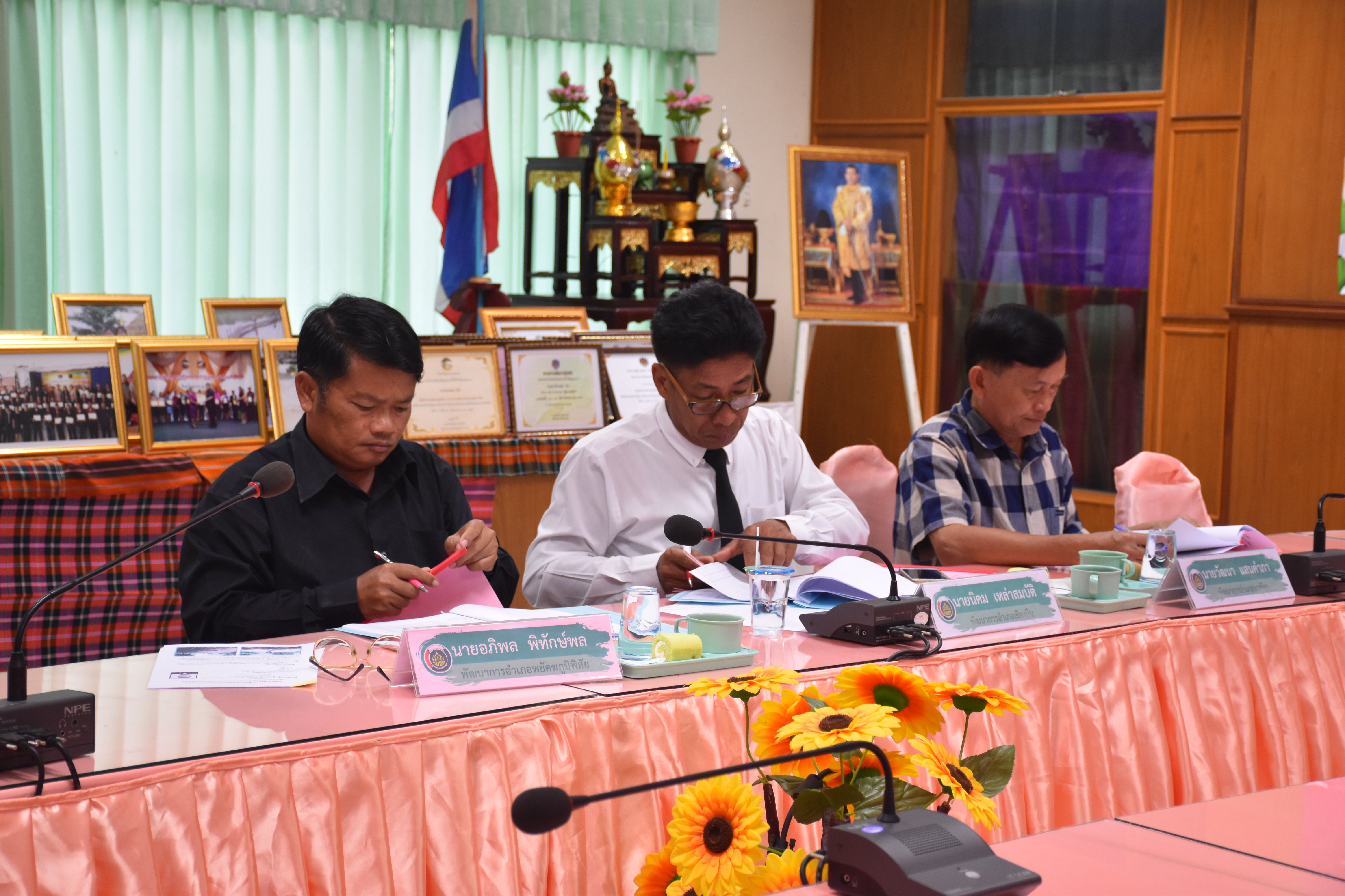 28 มิถุนายน 2560 คณะทำงานคัดสรรหมู่บ้านเศรษฐกิจพอเพียง “อยู่เย็น เป็นสุข”  และกิจกรรมพัฒนาชุมชนดีเด่น ระดับจังหวัด ประจำปี 2560 พิจารณาคัดสรรกิจกรรมพัฒนาชุมชนดีเด่น รอบที่ 2