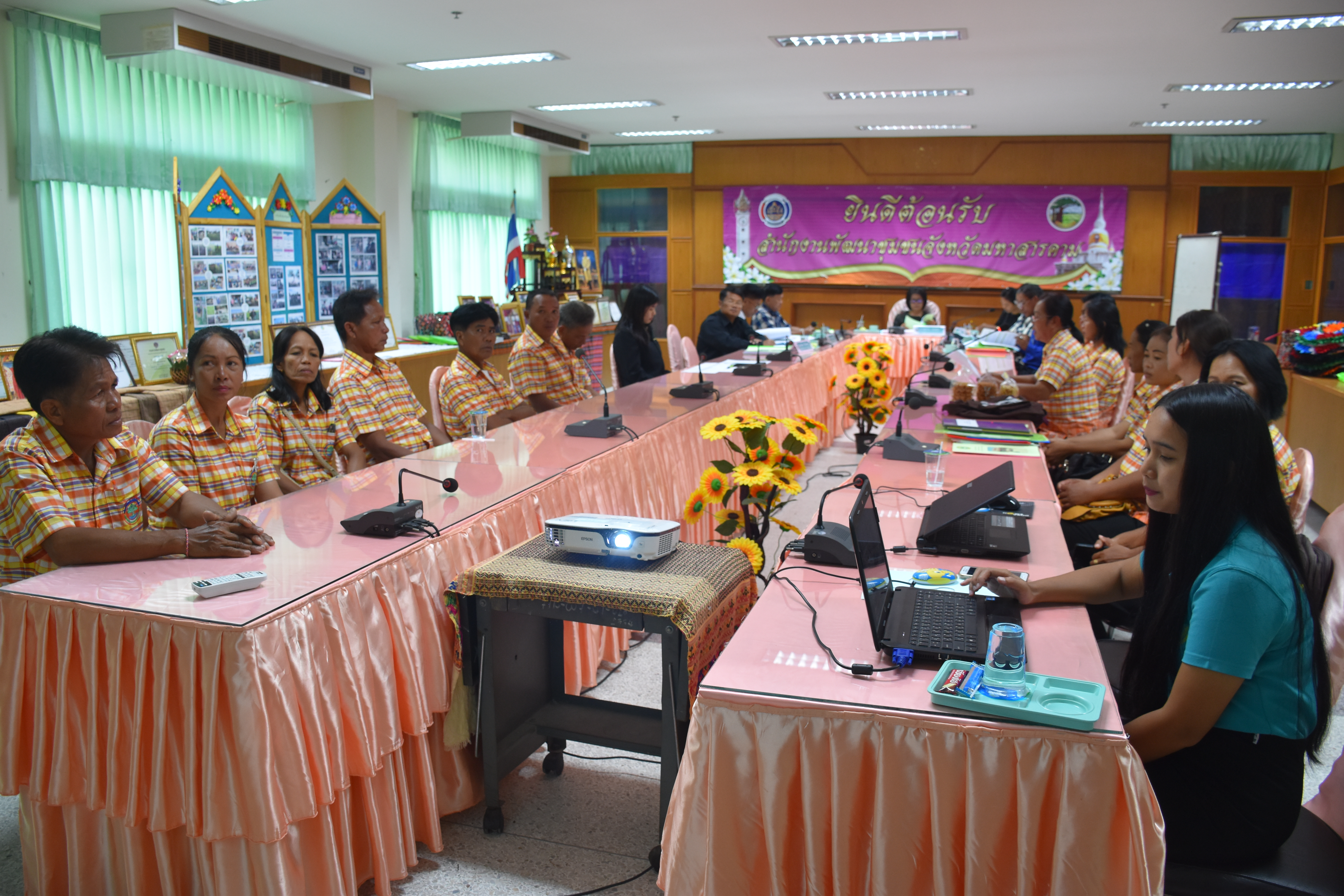 28 มิถุนายน 2560 คณะทำงานคัดสรรหมู่บ้านเศรษฐกิจพอเพียง “อยู่เย็น เป็นสุข”  และกิจกรรมพัฒนาชุมชนดีเด่น ระดับจังหวัด ประจำปี 2560 พิจารณาคัดสรรกิจกรรมพัฒนาชุมชนดีเด่น รอบที่ 2