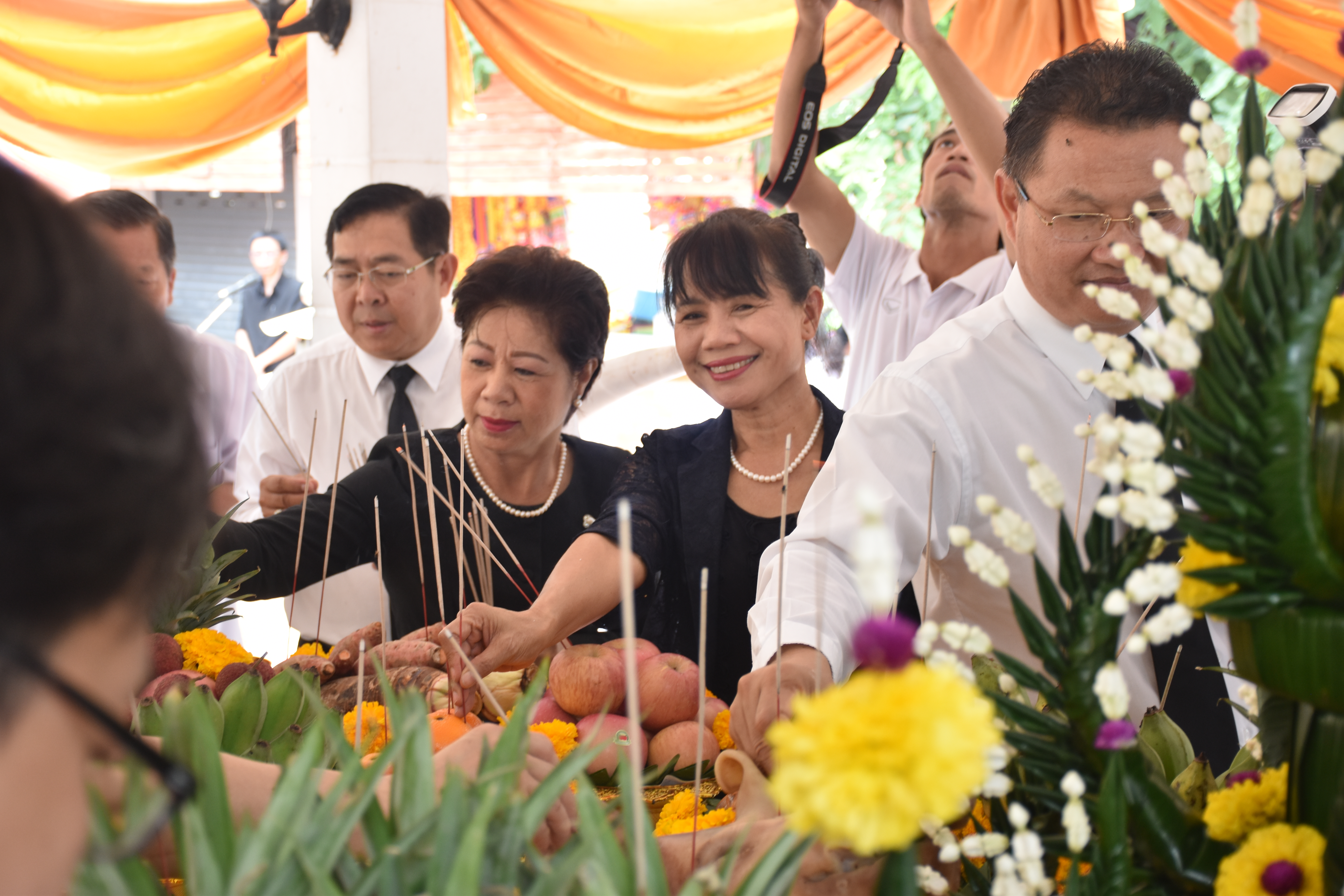 22 มิถุนายน 2560  นางไพเราะ  ร้อยตะกูล รองผู้ว่าราชการจังหวัดมหาสารคาม เป็นประธานพิธีบวงสรวงศาลมเหศักดิ์หลักเมือง เนื่องในพิธีบุญซำฮะ