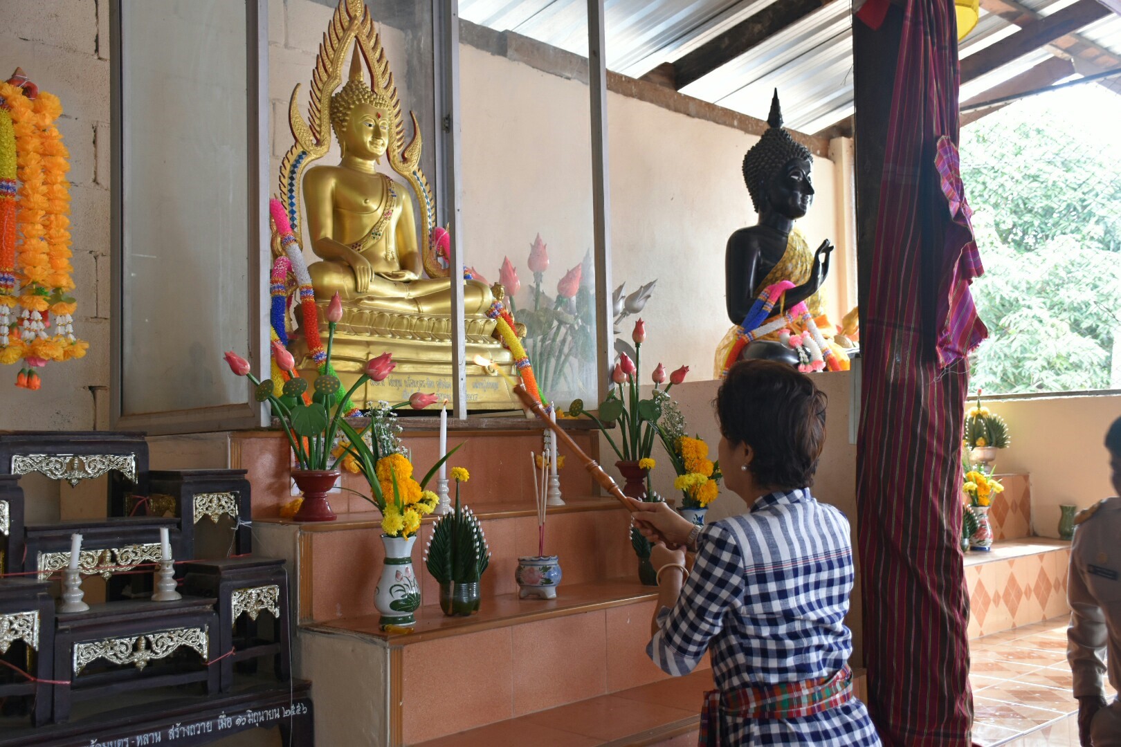 14 กรกฎาคม 2560 นางสาวศศิธร ปัญญาไว พัฒนาการจังหวัดมหาสารคาม  เป็นประธานคณะกรรมการประกวดหมู่บ้านเศรษฐกิจพอเพียงดีเด่น ปี 2560  ตามโครงการมหาสารคามน้อมนำปรัชญาเศรษฐกิจพอเพียง เพื่อพัฒนาคุณภาพในชุมชน บ้านหนองผือ หมู่ที่ 1 ตำบลหนองบัว อำเภอโกสุมพิสัย  จังหวัดมหาสารคาม