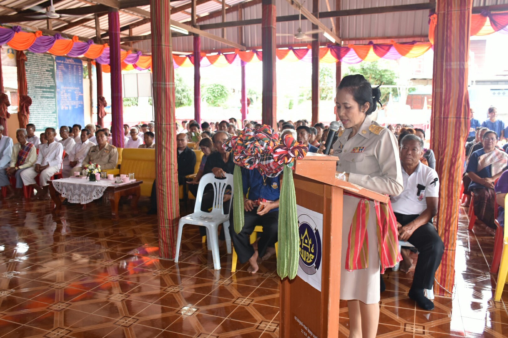 14 กรกฎาคม 2560 นางสาวศศิธร ปัญญาไว พัฒนาการจังหวัดมหาสารคาม  เป็นประธานคณะกรรมการประกวดหมู่บ้านเศรษฐกิจพอเพียงดีเด่น ปี 2560  ตามโครงการมหาสารคามน้อมนำปรัชญาเศรษฐกิจพอเพียง เพื่อพัฒนาคุณภาพในชุมชน บ้านหนองผือ หมู่ที่ 1 ตำบลหนองบัว อำเภอโกสุมพิสัย  จังหวัดมหาสารคาม