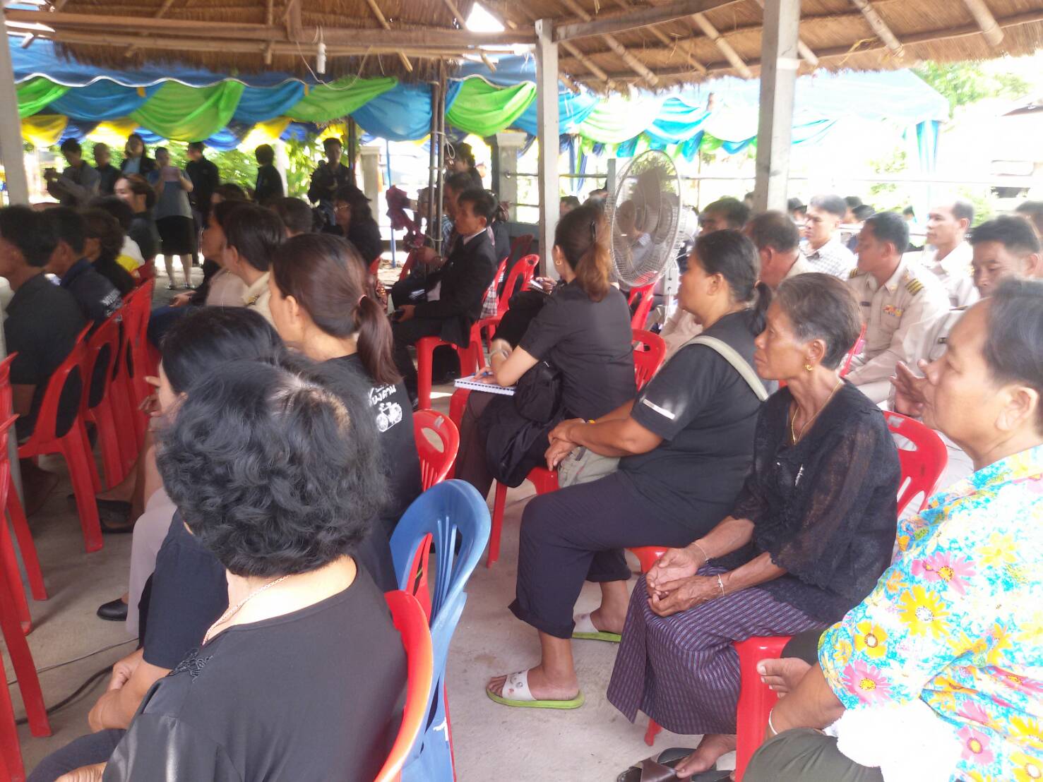 18 กรกฎาคม 2560   นางภัทรภร ฐิติยาภรณ์ ผู้ตรวจราชการสำนักนายกรัฐมนตรี  เขตตรวจราชการที่ 12 พร้อมคณะผู้ตรวจราชการกระทรวง  ลงพื้นที่ติดตามการดำเนินงานกองทุนหมู่บ้านแสงเจริญ หมู่ที่ 14  ตำบลวังแสง อำเภอแกดำ จังหวัดมหาสารคาม