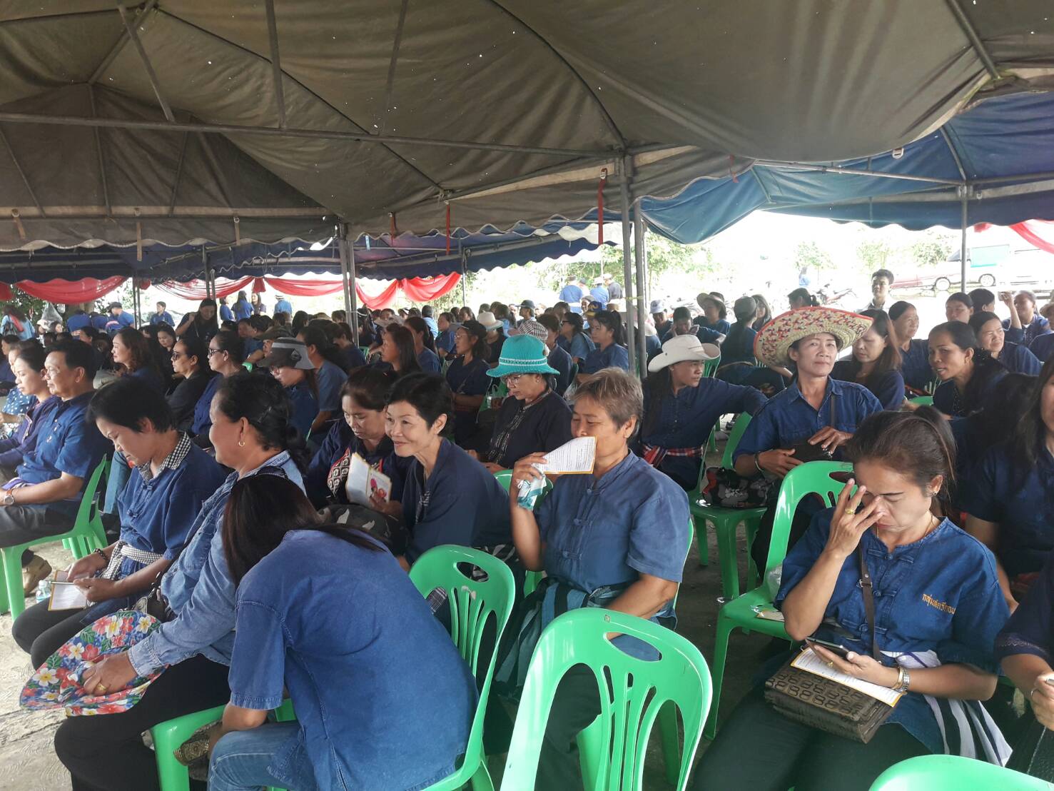 25 กรกฎาคม 2560  จังหวัดมหาสารคาม ร่วมกับองค์กรสตรีจังหวัดมหาสารคาม  จัดโครงการ “รวมพลังสตรี ทำความดีถวายในหลวง รัชกาลที่ 10” เนื่องในโอกาสวันเฉลิมพระชนมพรรษา  65 พรรษา 28 กรกฎาคม 2560