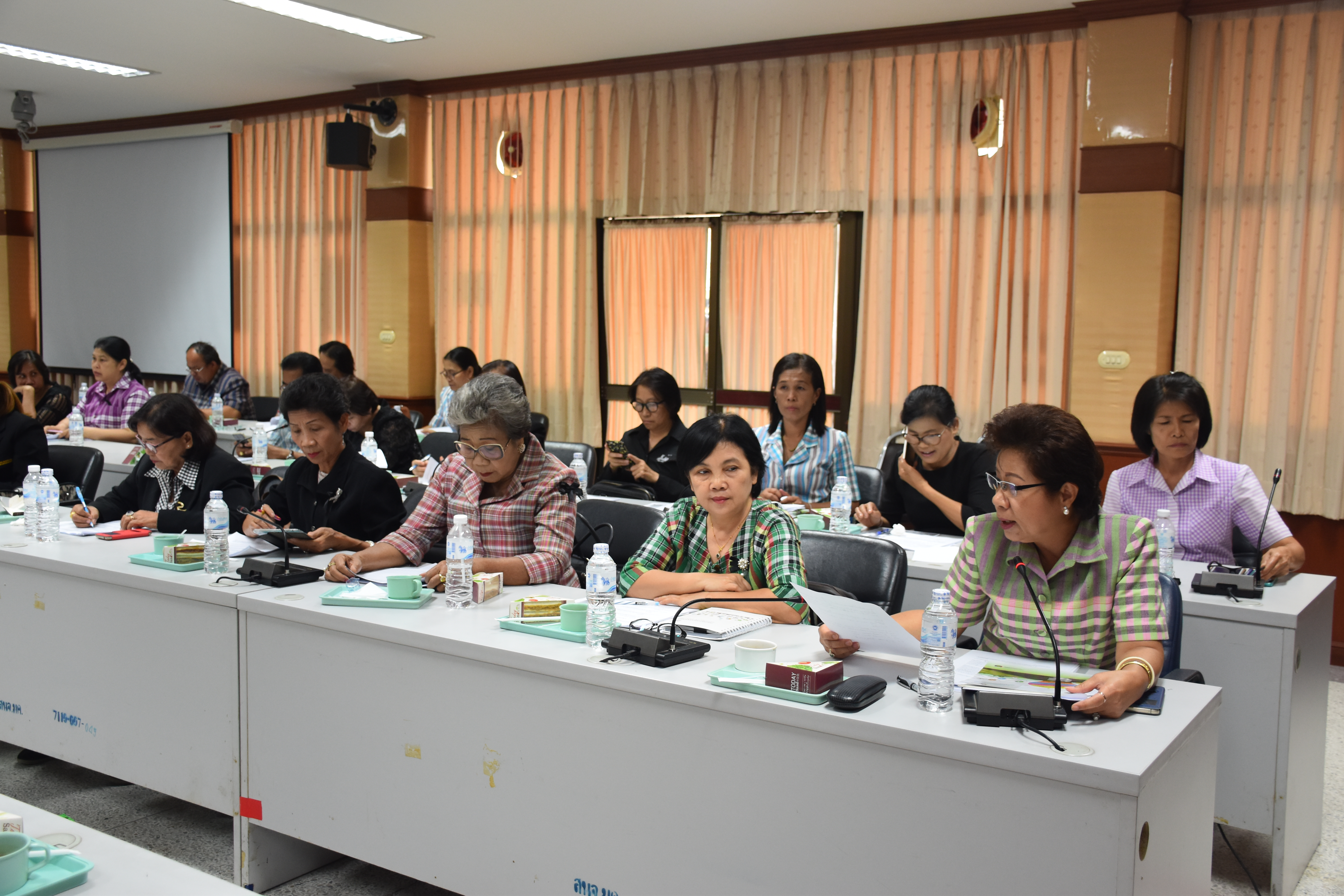 30 มิถุนายน 2560 การประชุมคณะกรรมการประสานและขับเคลื่อนนโยบายสานพลังประชารัฐ ประจำจังหวัดมหาสารคาม (คสป.) และคณะอนุกรรมการขับเคลื่อน การพัฒนาเศรษฐกิจฐานรากและประชารัฐจะงหวัดมหาสารคาม ครั้งที่ 2/2560