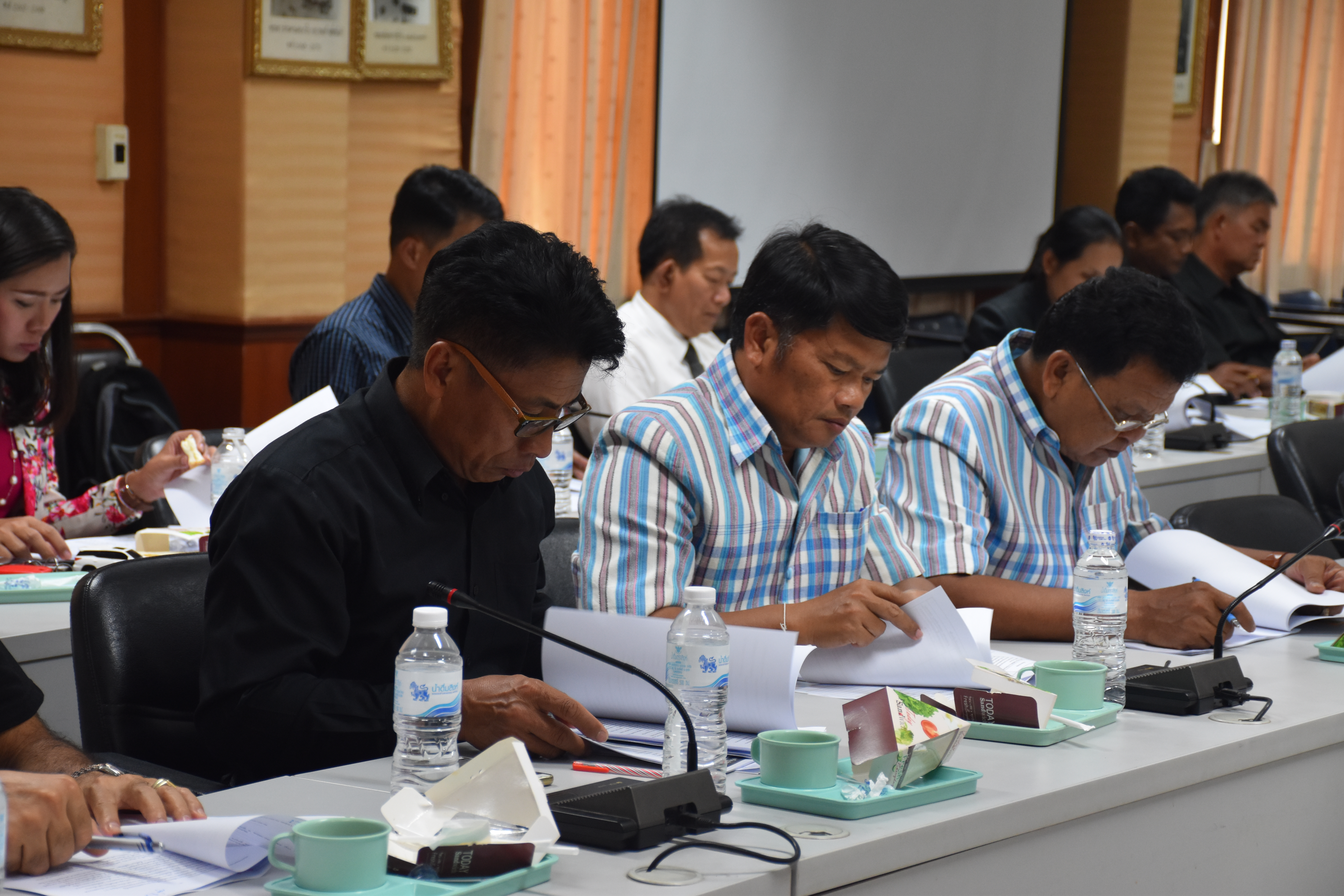 30 มิถุนายน 2560 การประชุมคณะกรรมการประสานและขับเคลื่อนนโยบายสานพลังประชารัฐ ประจำจังหวัดมหาสารคาม (คสป.) และคณะอนุกรรมการขับเคลื่อน การพัฒนาเศรษฐกิจฐานรากและประชารัฐจะงหวัดมหาสารคาม ครั้งที่ 2/2560