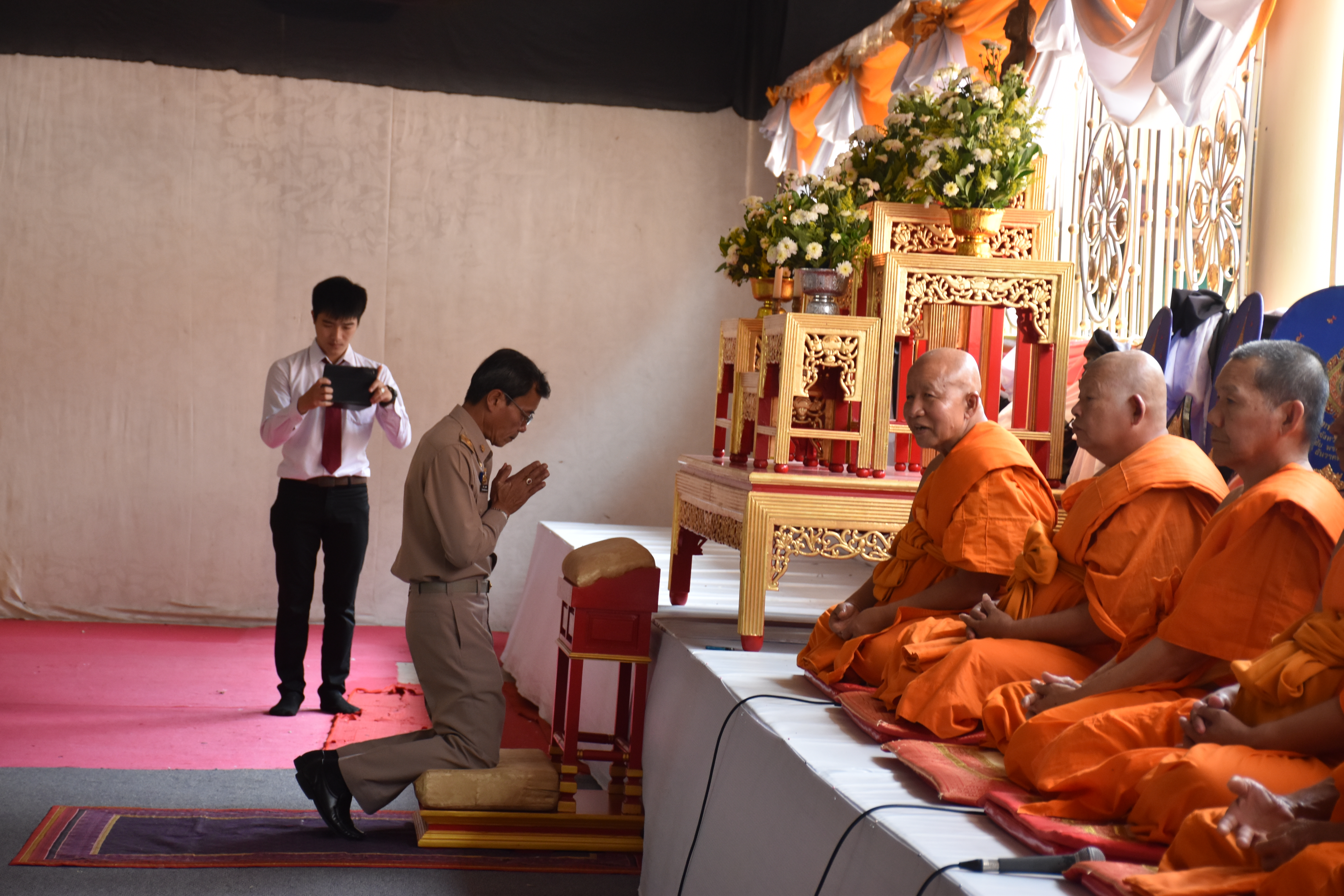 7 กรกฎาคม 2560 นายเสน่ห์ นนทะโชติ ผู้ว่าราชการจังหวัดมหาสารคาม  เป็นประธานในพิธีถวายเทียนพรรษาพระราชทาน ในทูลกระหม่อมหญิงอุบลรัตนราชกัญญา สิริวัฒนาพรรณวดี  และพิธีเปิดสัปดาห์เผยแผ่พระพุทธศาสนาเนื่องในเทศกาลวันอาฬหบูชาและวันเข้าพรรษา ประจำปี 2560
