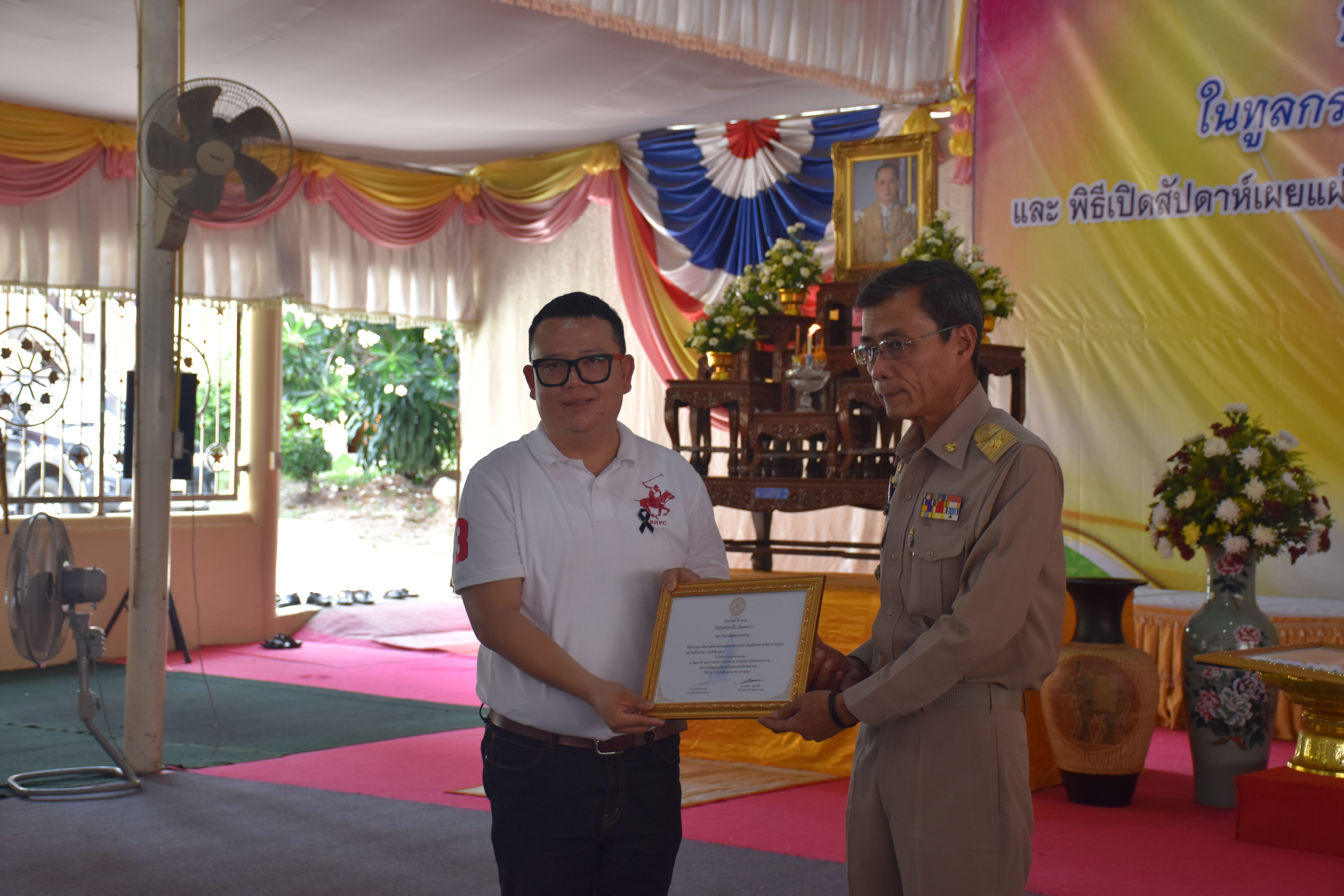 7 กรกฎาคม 2560 นายเสน่ห์ นนทะโชติ ผู้ว่าราชการจังหวัดมหาสารคาม  เป็นประธานในพิธีถวายเทียนพรรษาพระราชทาน ในทูลกระหม่อมหญิงอุบลรัตนราชกัญญา สิริวัฒนาพรรณวดี  และพิธีเปิดสัปดาห์เผยแผ่พระพุทธศาสนาเนื่องในเทศกาลวันอาฬหบูชาและวันเข้าพรรษา ประจำปี 2560