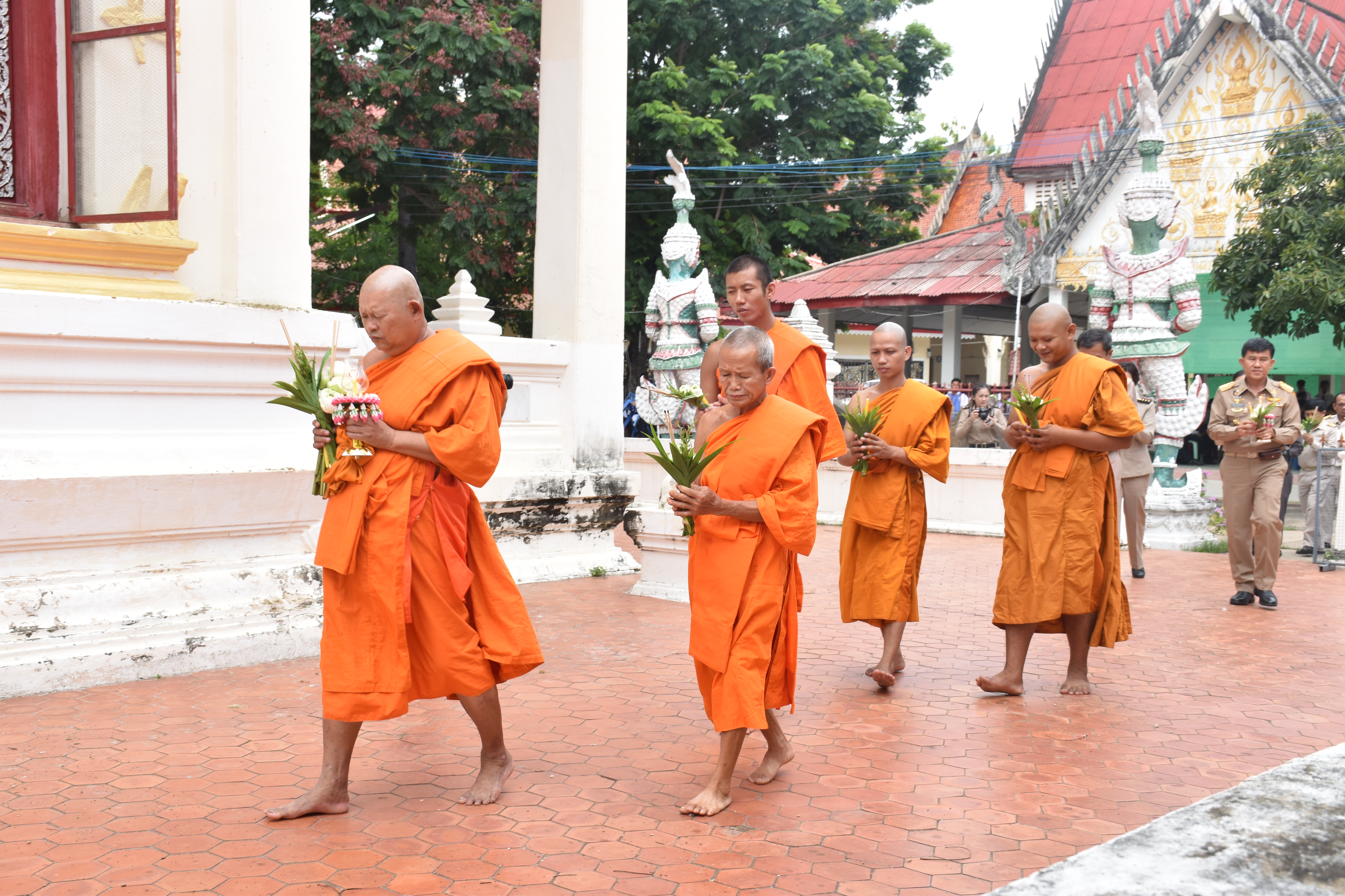 7 กรกฎาคม 2560 นายเสน่ห์ นนทะโชติ ผู้ว่าราชการจังหวัดมหาสารคาม  เป็นประธานในพิธีถวายเทียนพรรษาพระราชทาน ในทูลกระหม่อมหญิงอุบลรัตนราชกัญญา สิริวัฒนาพรรณวดี  และพิธีเปิดสัปดาห์เผยแผ่พระพุทธศาสนาเนื่องในเทศกาลวันอาฬหบูชาและวันเข้าพรรษา ประจำปี 2560