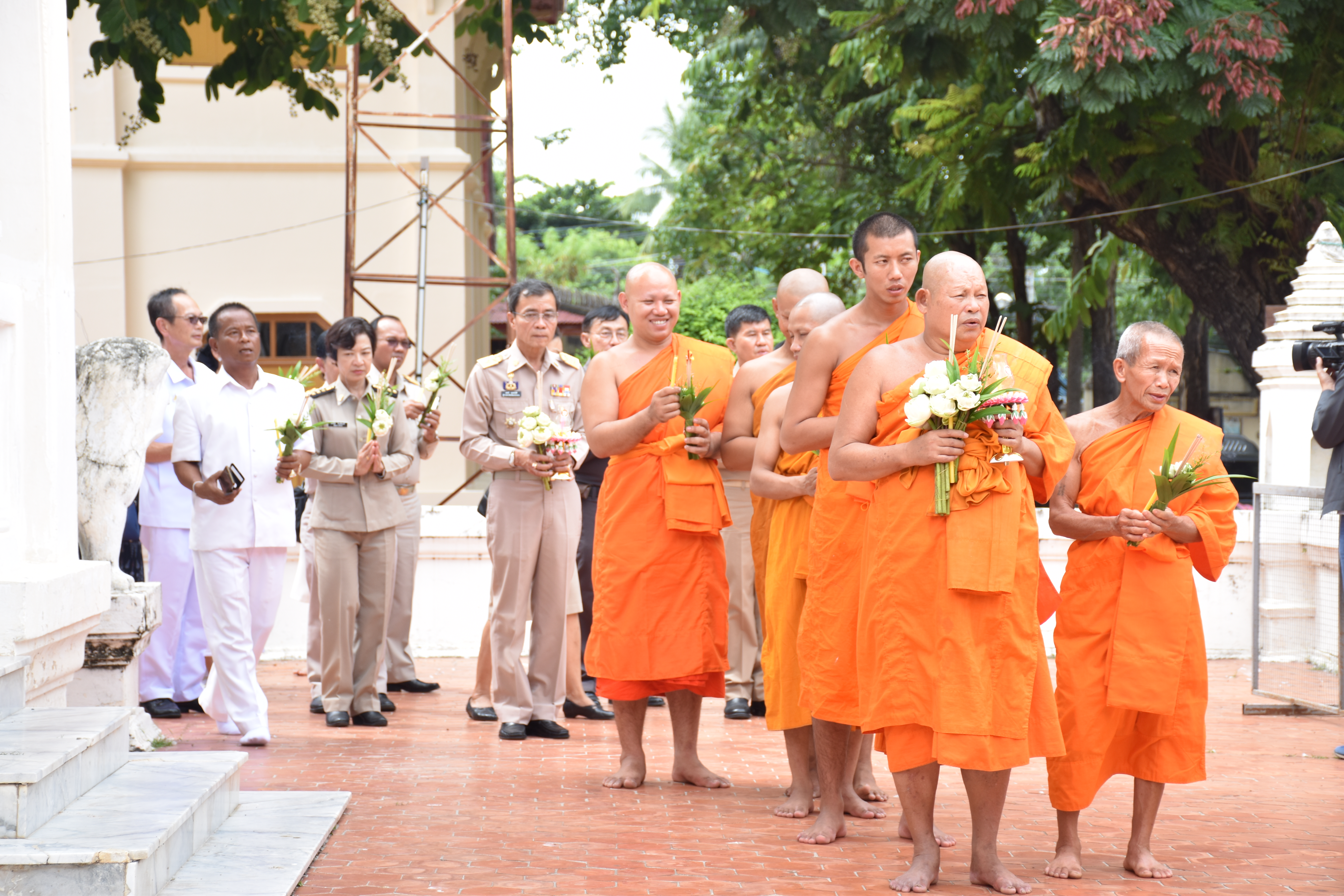 7 กรกฎาคม 2560 นายเสน่ห์ นนทะโชติ ผู้ว่าราชการจังหวัดมหาสารคาม  เป็นประธานในพิธีถวายเทียนพรรษาพระราชทาน ในทูลกระหม่อมหญิงอุบลรัตนราชกัญญา สิริวัฒนาพรรณวดี  และพิธีเปิดสัปดาห์เผยแผ่พระพุทธศาสนาเนื่องในเทศกาลวันอาฬหบูชาและวันเข้าพรรษา ประจำปี 2560