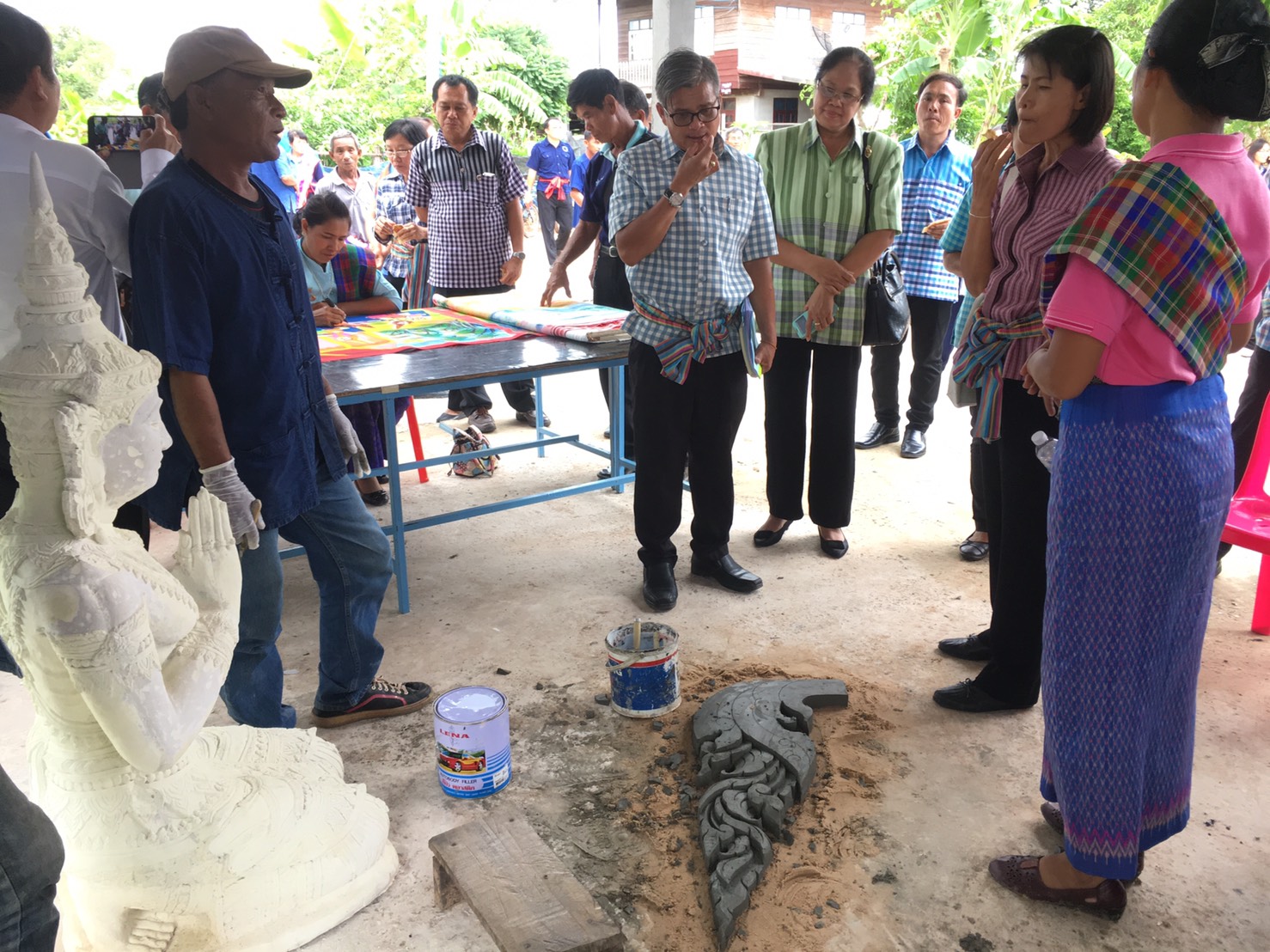 21 กรกฎาคม 2560 คณะกรรมการประกวดหมู่บ้านเศรษฐกิจพอเพียงดีเด่น ปี 2560  ตามโครงการมหาสารคามน้อมนำปรัชญาเศรษฐกิจพอเพียงเพื่อพัฒนาคุณภาพในชุมชน ณ บ้านโนนสูงน้อย  หมู่ที่ 10 ตำบลดอนเงิน อำเภอเชียงยืน จังหวัดมหาสารคาม
