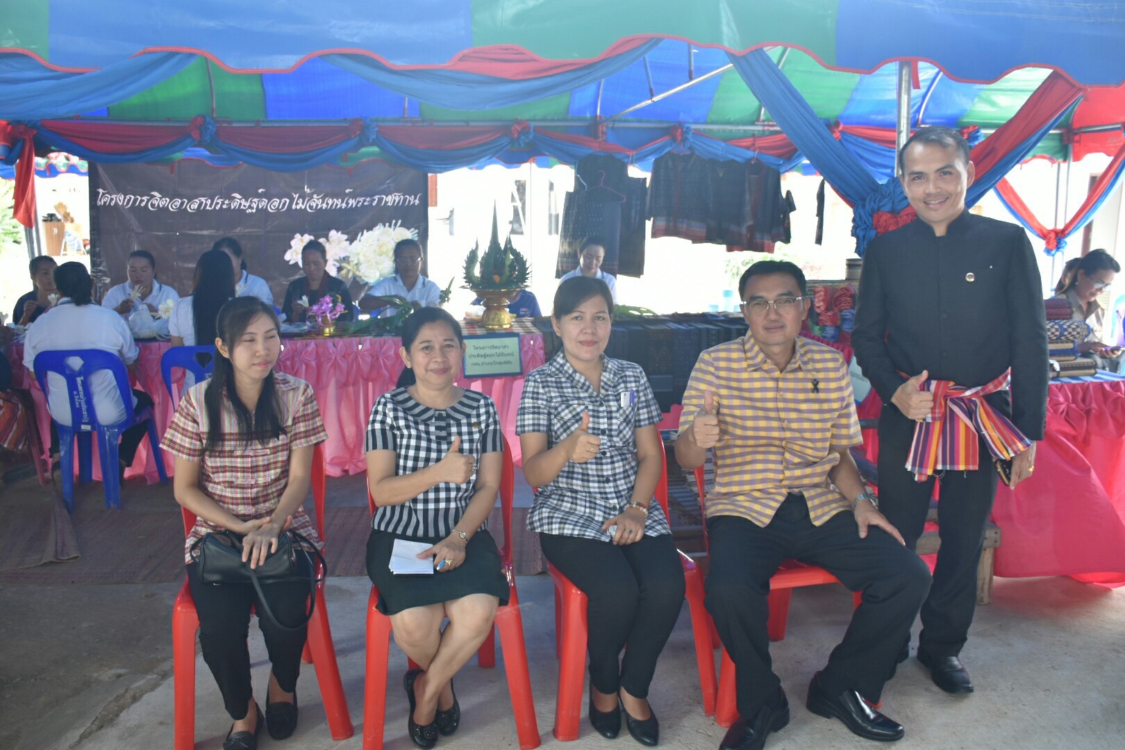 3 กรกฎาคม 2560  นางไพเราะ รอยตระกูล รองผู้ว่าราชการจังหวัดมหาสารคาม เป็นประธานคณะกรรมการคัดสรรหมู่บ้านเศรษฐกิจพอเพียง  “อยู่เย็น เป็นสุข” ดีเด่น ระดับจังหวัด ประจำปี 2560 รอบชิงชนะเลิศ ณ บ้านวังโพน หมู่ที่ 6 ตำบลเขวาไร่  อำเภอโกสุมพิสัย จังหวัดมหาสารคาม
