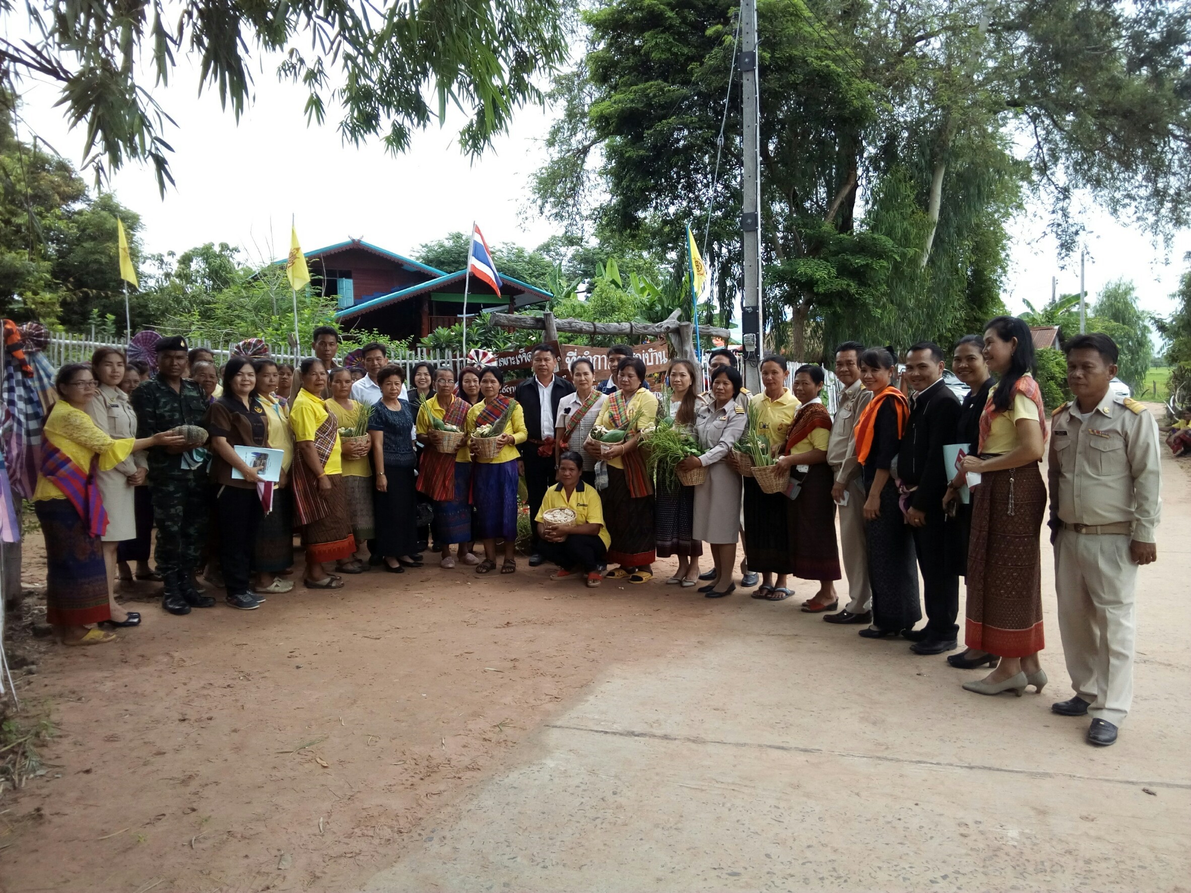 4 กรกฎาคม 2560  นางไพเราะ รอยตระกูล รองผู้ว่าราชการจังหวัดมหาสารคามเป็นประธานคณะกรรมการคัดสรรหมู่บ้านเศรษฐกิจพอเพียง “อยู่เย็น เป็นสุข” ดีเด่น ระดับจังหวัด ประจำปี 2560  รอบชิงชนะเลิศ บ้านศาลา หมู่ที่ 8  ตำบลนาภู อำเภอยางสีสุราช จังหวัดมหาสารคาม