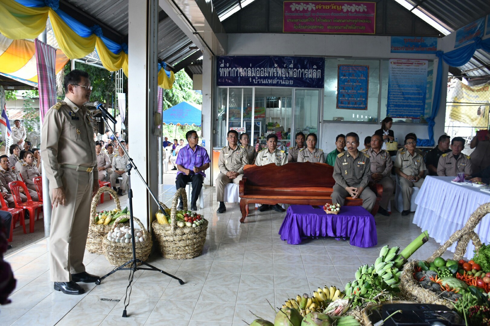 3 กรกฎาคม 2560  นางไพเราะ รอยตระกูล รองผู้ว่าราชการจังหวัดมหาสารคาม เป็นประธานคณะกรรมการคัดสรรหมู่บ้านเศรษฐกิจพอเพียง “อยู่เย็น เป็นสุข” ดีเด่น ระดับจังหวัด ประจำปี 2560