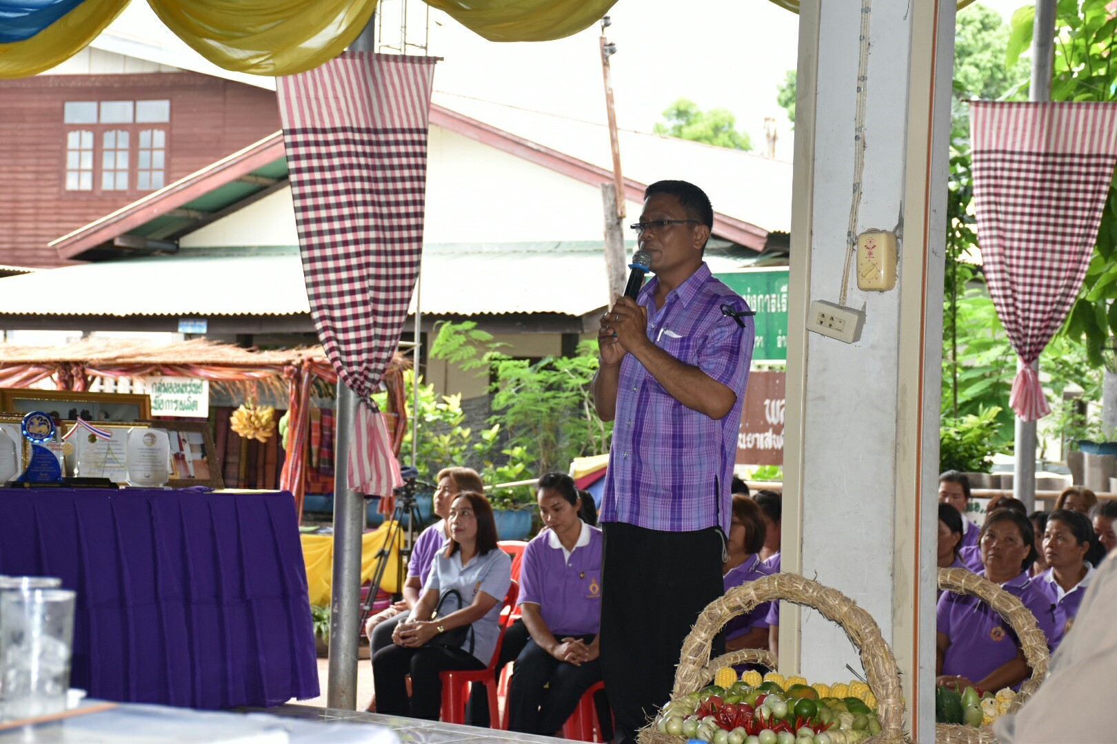 3 กรกฎาคม 2560  นางไพเราะ รอยตระกูล รองผู้ว่าราชการจังหวัดมหาสารคาม เป็นประธานคณะกรรมการคัดสรรหมู่บ้านเศรษฐกิจพอเพียง “อยู่เย็น เป็นสุข” ดีเด่น ระดับจังหวัด ประจำปี 2560