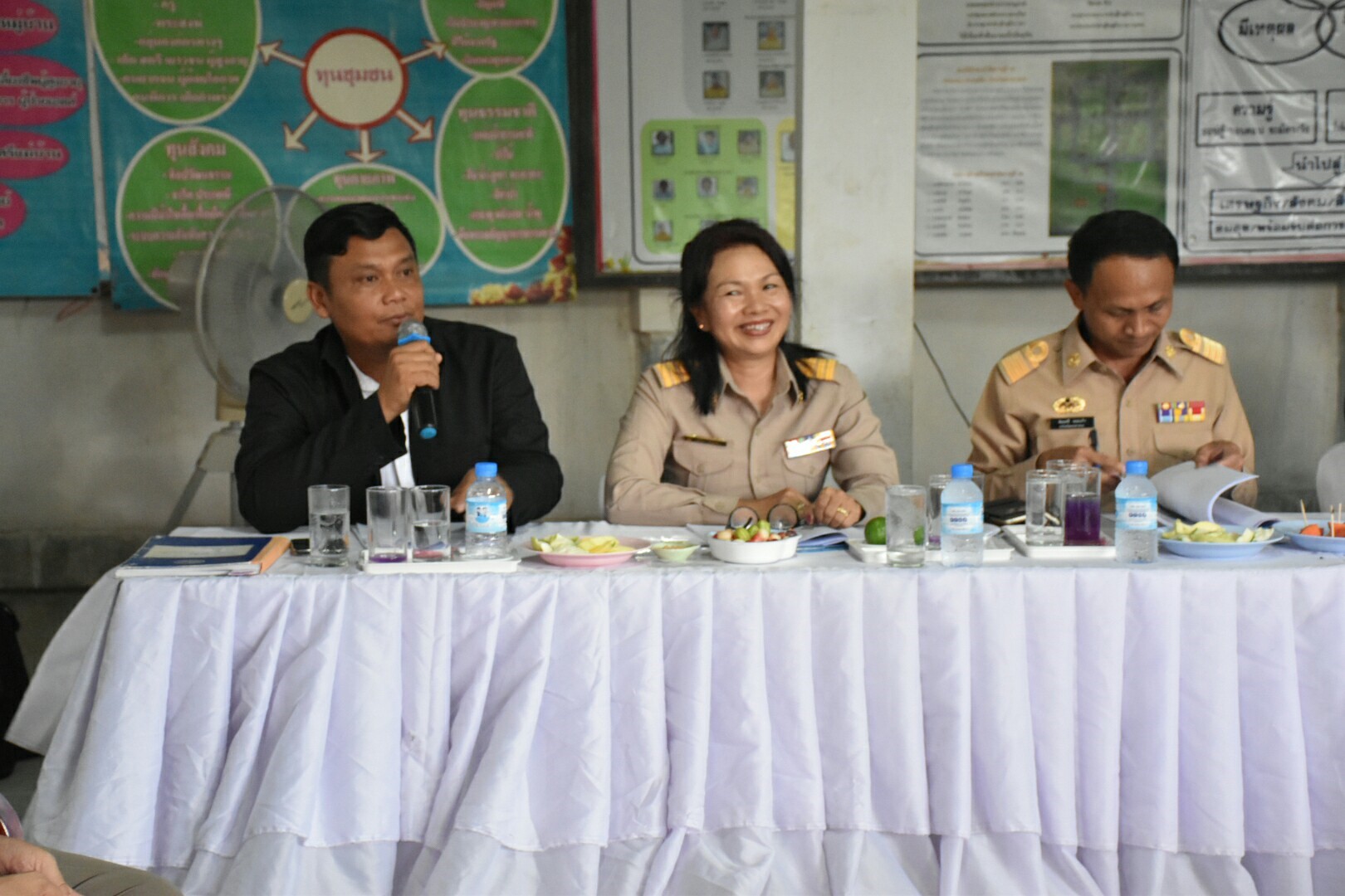 3 กรกฎาคม 2560  นางไพเราะ รอยตระกูล รองผู้ว่าราชการจังหวัดมหาสารคาม เป็นประธานคณะกรรมการคัดสรรหมู่บ้านเศรษฐกิจพอเพียง “อยู่เย็น เป็นสุข” ดีเด่น ระดับจังหวัด ประจำปี 2560