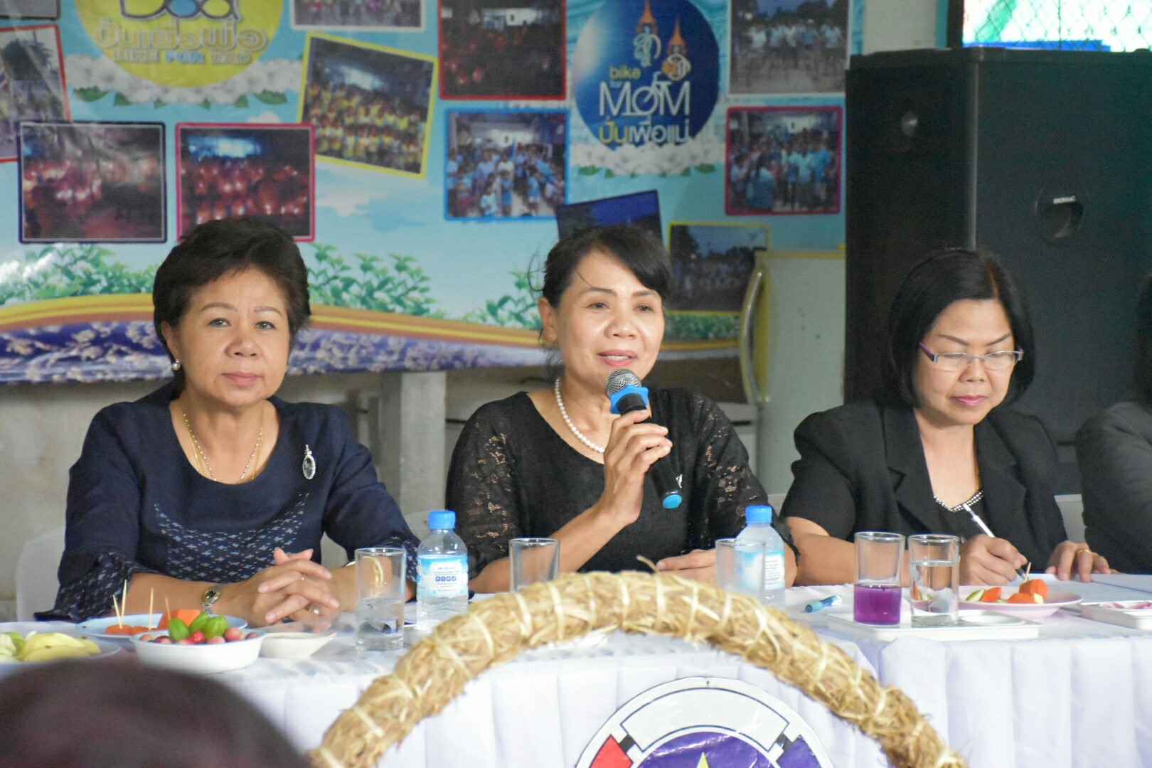 3 กรกฎาคม 2560  นางไพเราะ รอยตระกูล รองผู้ว่าราชการจังหวัดมหาสารคาม เป็นประธานคณะกรรมการคัดสรรหมู่บ้านเศรษฐกิจพอเพียง “อยู่เย็น เป็นสุข” ดีเด่น ระดับจังหวัด ประจำปี 2560