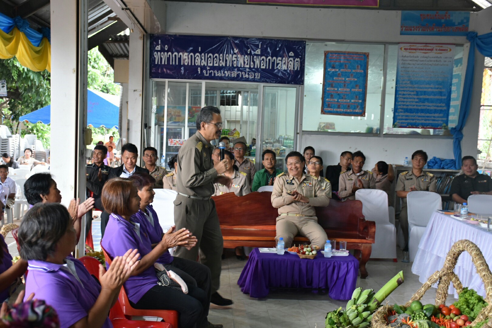 3 กรกฎาคม 2560  นางไพเราะ รอยตระกูล รองผู้ว่าราชการจังหวัดมหาสารคาม เป็นประธานคณะกรรมการคัดสรรหมู่บ้านเศรษฐกิจพอเพียง “อยู่เย็น เป็นสุข” ดีเด่น ระดับจังหวัด ประจำปี 2560