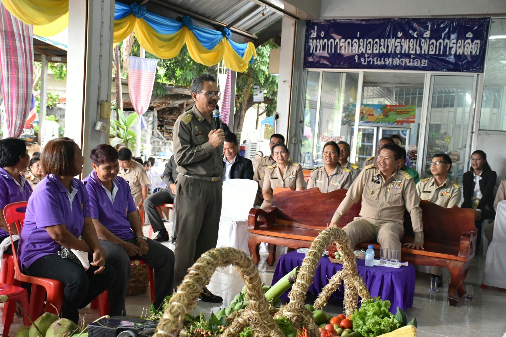 3 กรกฎาคม 2560  นางไพเราะ รอยตระกูล รองผู้ว่าราชการจังหวัดมหาสารคาม เป็นประธานคณะกรรมการคัดสรรหมู่บ้านเศรษฐกิจพอเพียง “อยู่เย็น เป็นสุข” ดีเด่น ระดับจังหวัด ประจำปี 2560