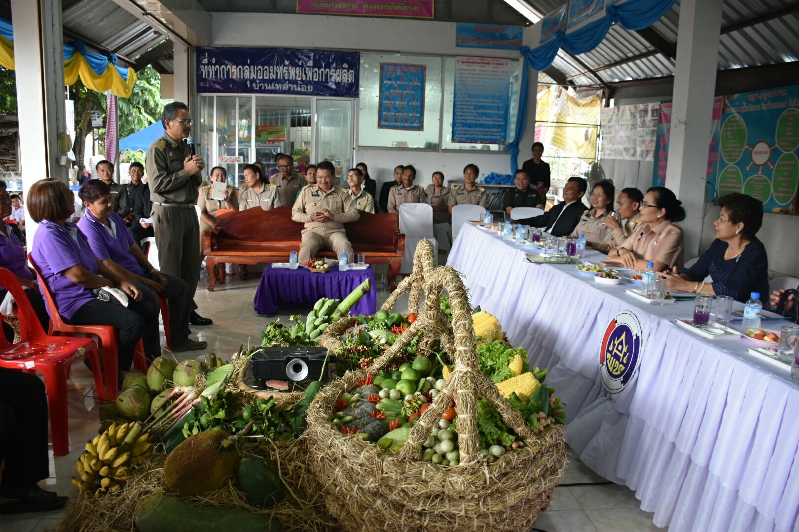 3 กรกฎาคม 2560  นางไพเราะ รอยตระกูล รองผู้ว่าราชการจังหวัดมหาสารคาม เป็นประธานคณะกรรมการคัดสรรหมู่บ้านเศรษฐกิจพอเพียง “อยู่เย็น เป็นสุข” ดีเด่น ระดับจังหวัด ประจำปี 2560