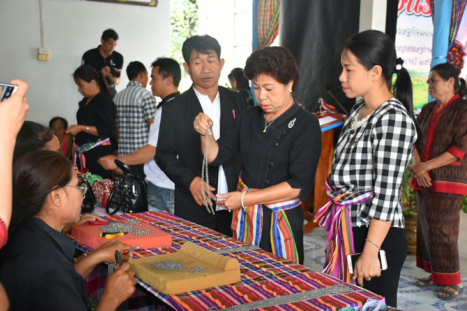 19 กรกฎาคม 2560  นางสาวศศิธร ปัญญาไว พัฒนาการจังหวัดมหาสารคาม  เป็นประธานคณะกรรมการประกวดหมู่บ้านเศรษฐกิจพอเพียงดีเด่น ปี 2560  ตามโครงการมหาสารคามน้อมนำปรัชญาเศรษฐกิจพอเพียง เพื่อพัฒนาคุณภาพในชุมชน ณ บ้านหนองหิน หมู่ที่ 15 ตำบลหัวดง  อำเภอนาดูน จังหวัดมหาสารคาม
